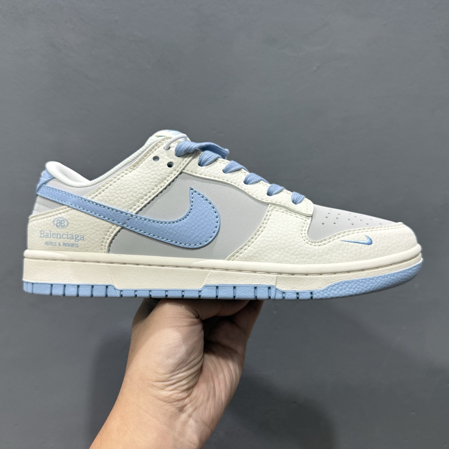 Nike SB Dunk Low Balenciaga联名 米浅蓝勾 周年高端定制 低帮休闲板鞋 ZH2598-273