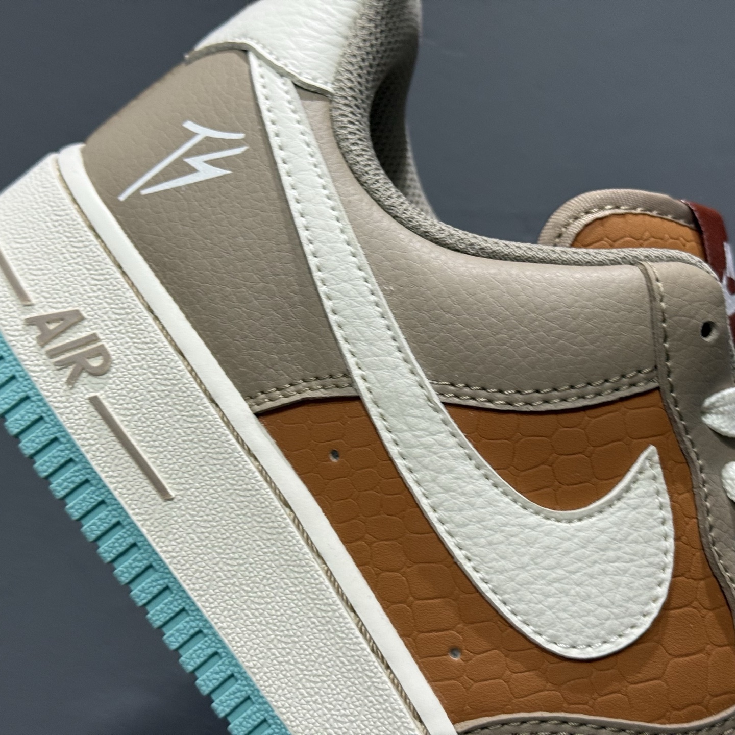 260 SC版 Nike Air Force 1'07 Low TS联名 灰棕小白勾 空军一号低帮休闲板鞋 LW9279-006