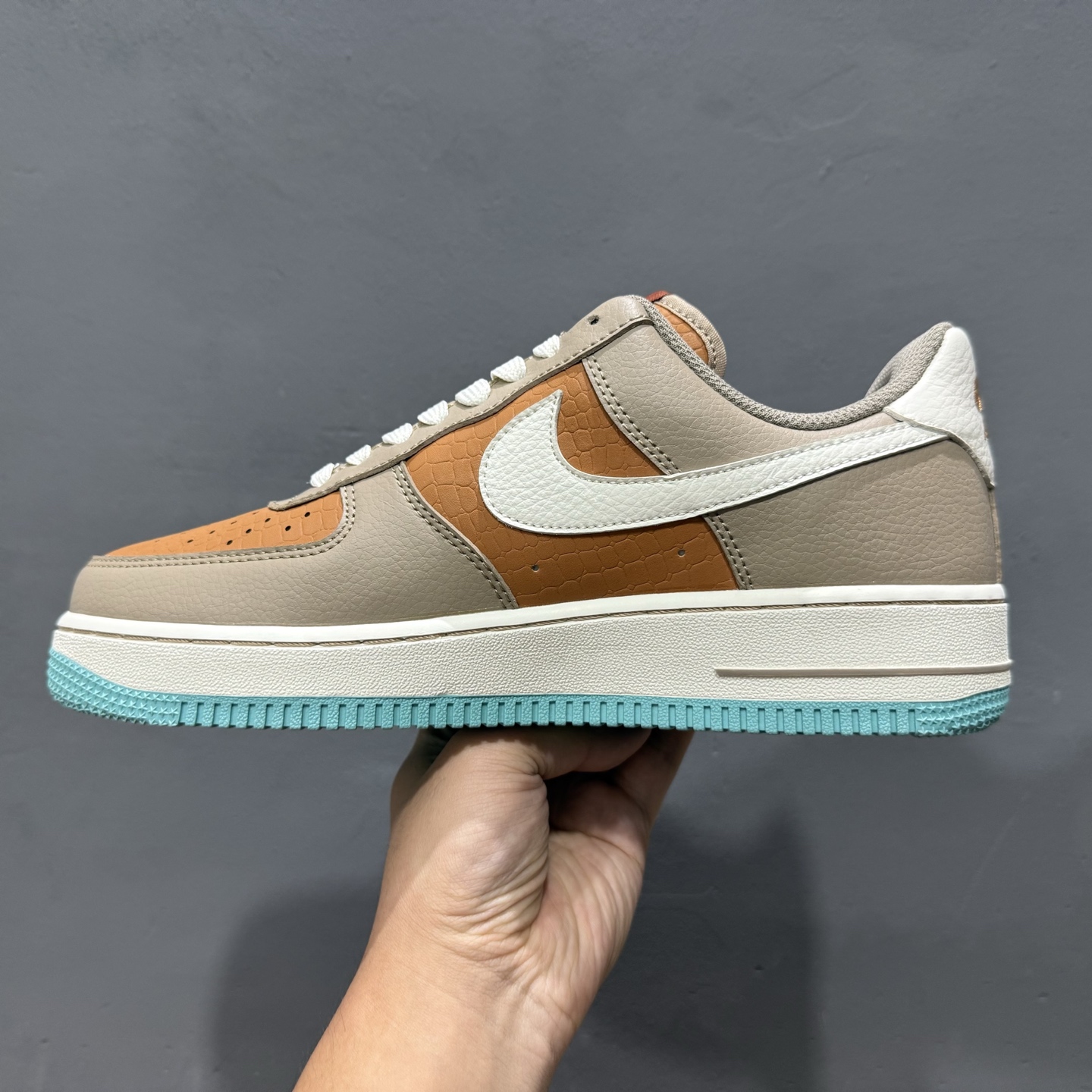 260 SC版 Nike Air Force 1'07 Low TS联名 灰棕小白勾 空军一号低帮休闲板鞋 LW9279-006