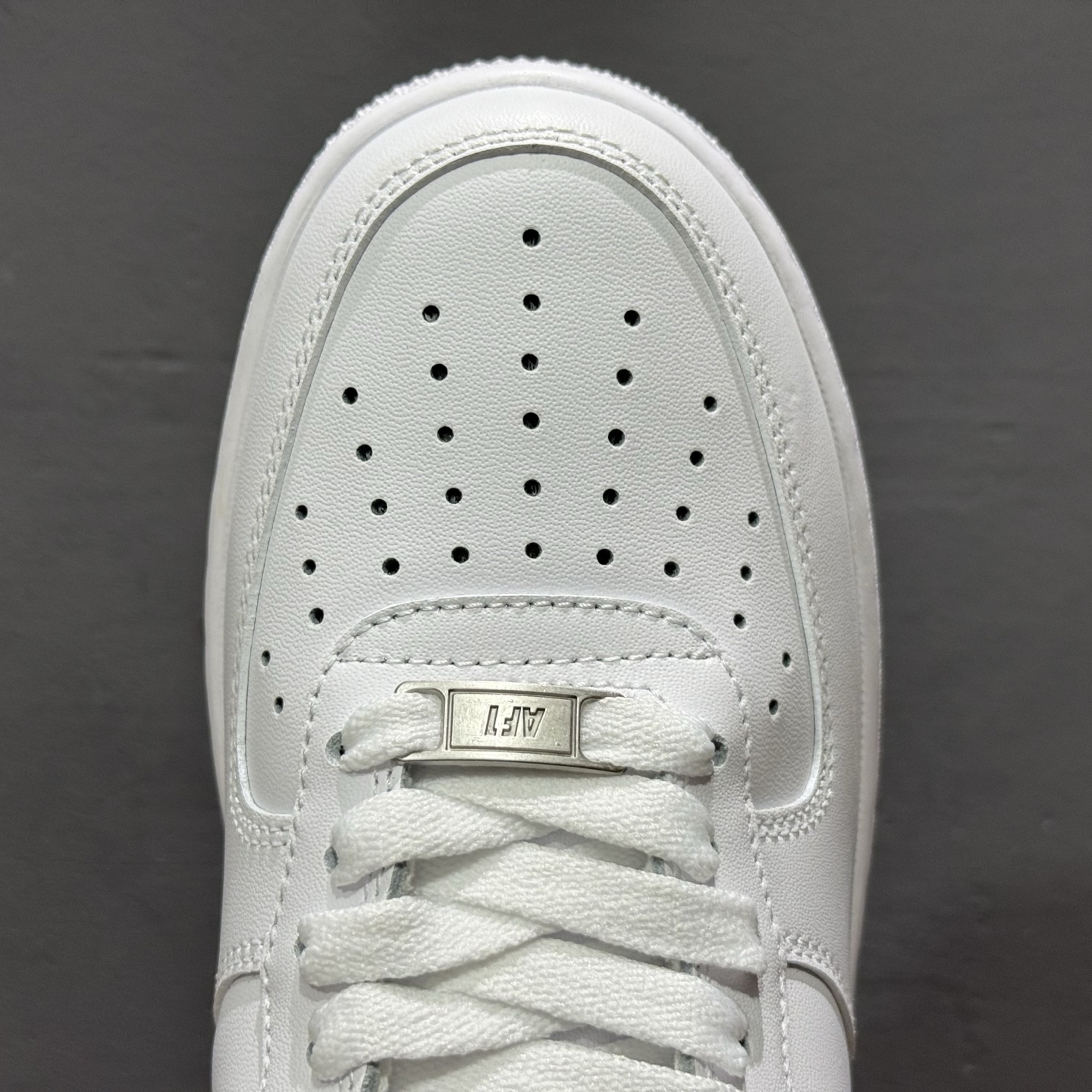 CDG x Supreme x Nk Air Force 1'07 Low ”Comme des Garcons Shirt” 联名款 空军一号低帮休闲板鞋 923044-100