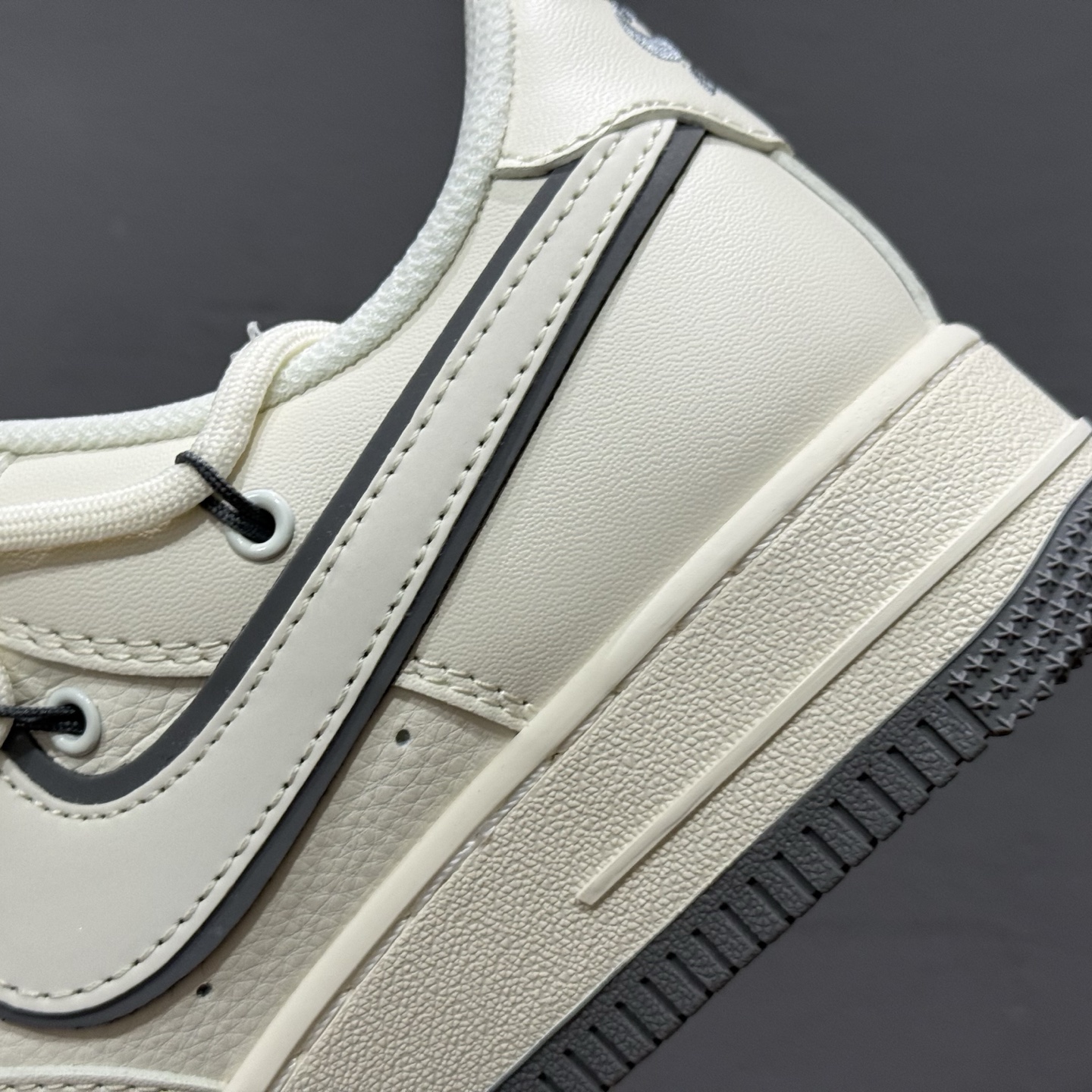 Nike Air Force 1'07 LV 联名 米白黑 DM6868-100