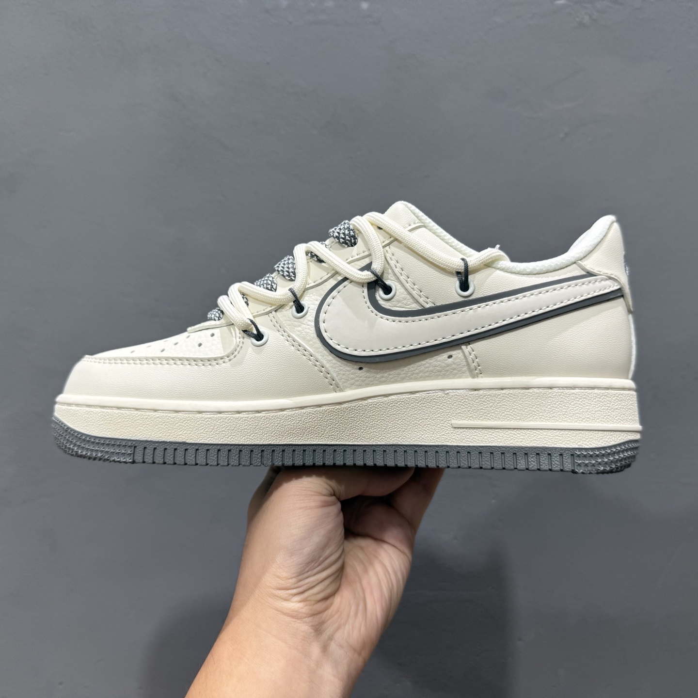 Nike Air Force 1'07 LV 联名 米白黑 DM6868-100