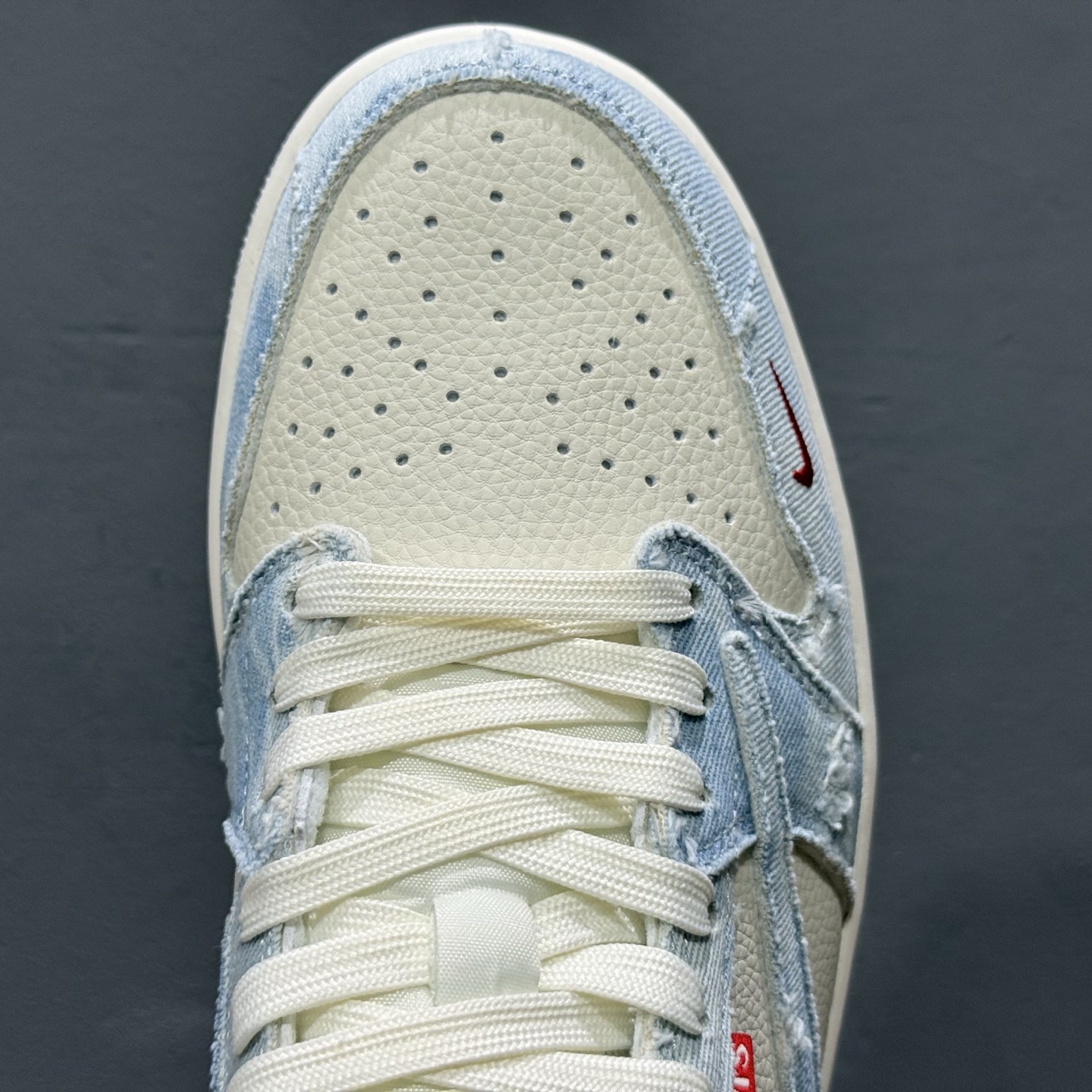 定制 Air Jordan 1 Low ow SP 倒钩 李维斯联名 蓝白 LE2436-137