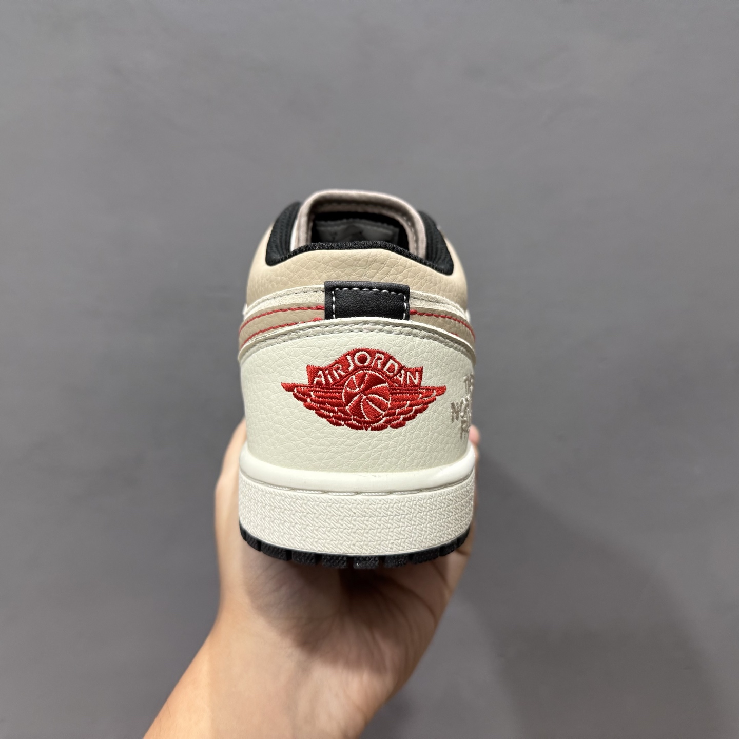 Nike Jordan Air Jordan 1“北面联名——露褐” 高端定制 低帮 复古 减震 防滑 耐磨 篮球鞋 DC2024-033