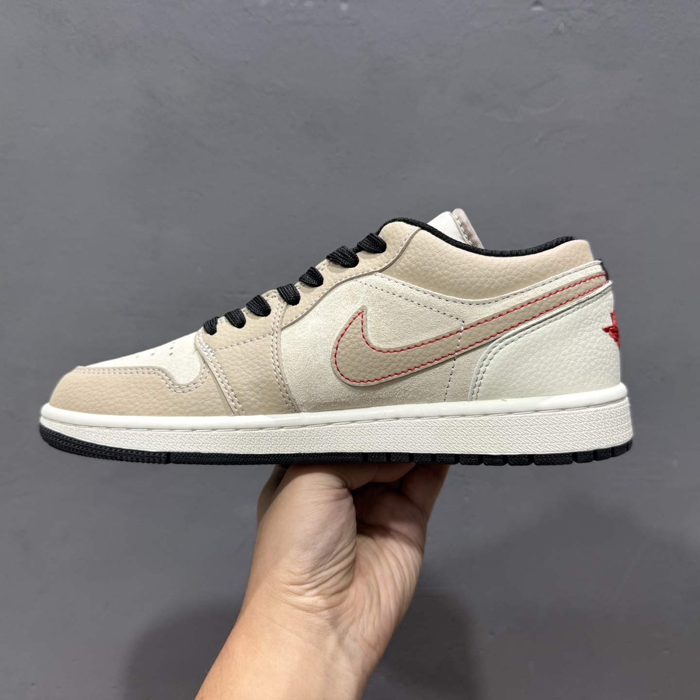 Nike Jordan Air Jordan 1“北面联名——露褐” 高端定制 低帮 复古 减震 防滑 耐磨 篮球鞋 DC2024-033