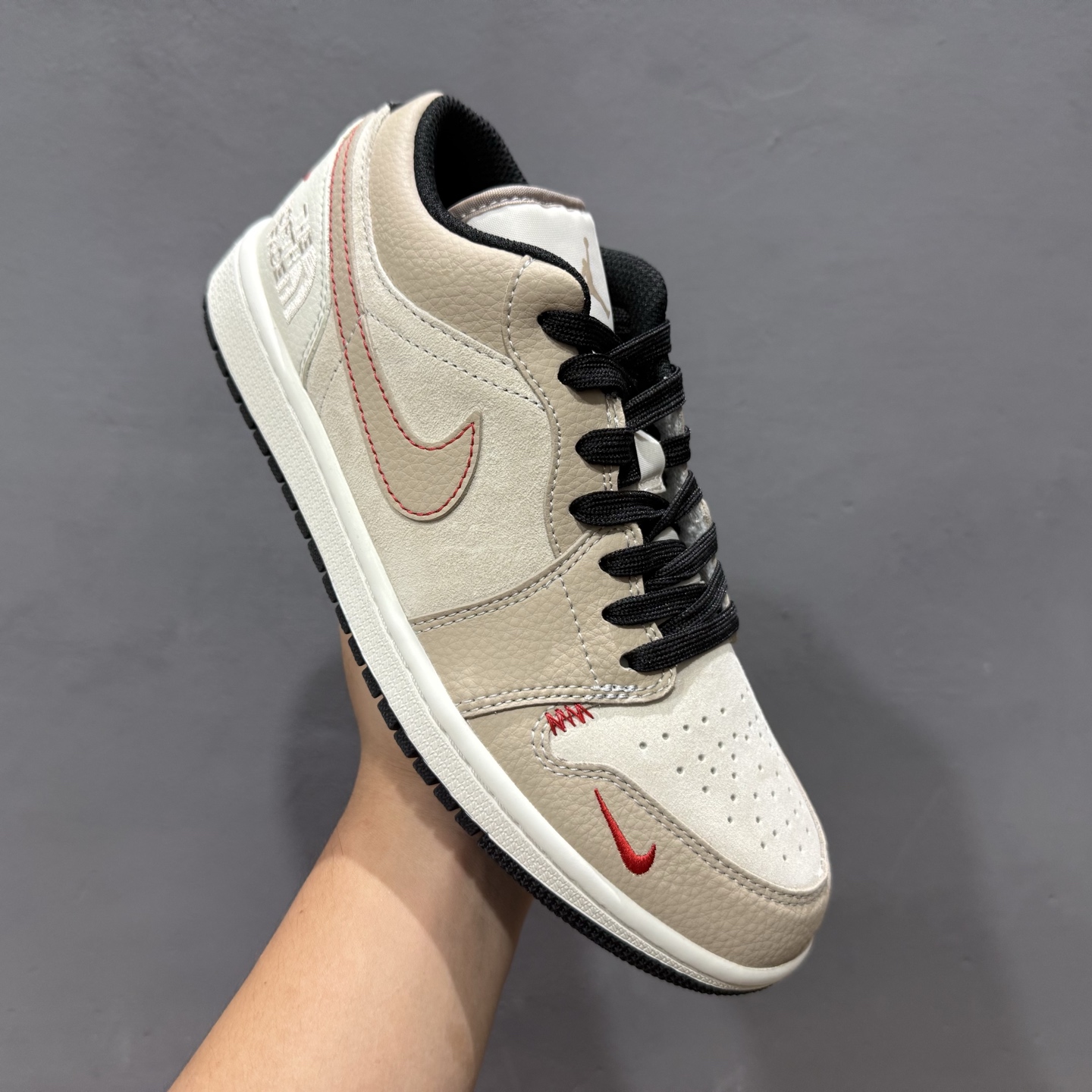 Nike Jordan Air Jordan 1“北面联名——露褐” 高端定制 低帮 复古 减震 防滑 耐磨 篮球鞋 DC2024-033