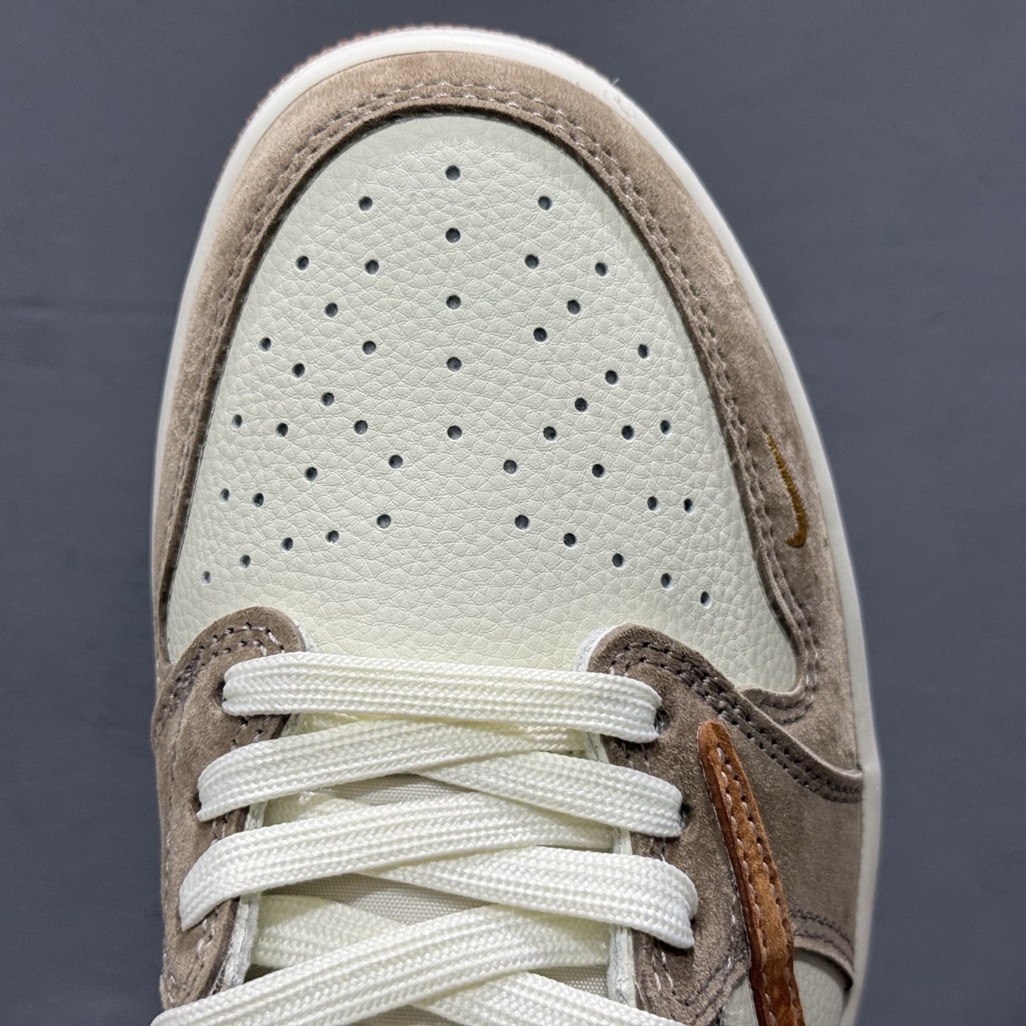 Travis Scott x Fragment Design x Air Jordan 1 Low OG SP AJ1 乔1 北面联名 摩卡金 低帮文化休闲板鞋 DM7866-040