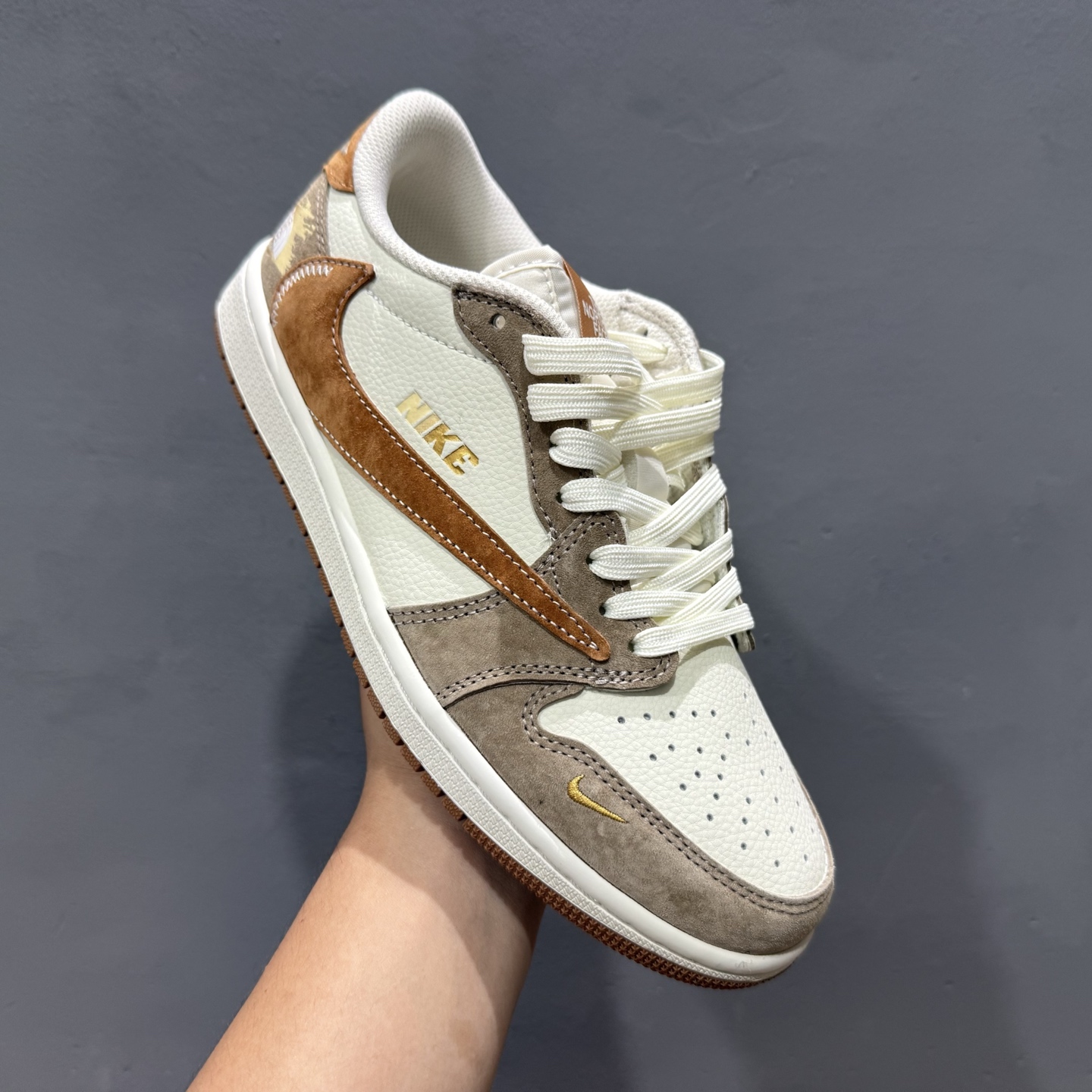 Travis Scott x Fragment Design x Air Jordan 1 Low OG SP AJ1 乔1 北面联名 摩卡金 低帮文化休闲板鞋 DM7866-040