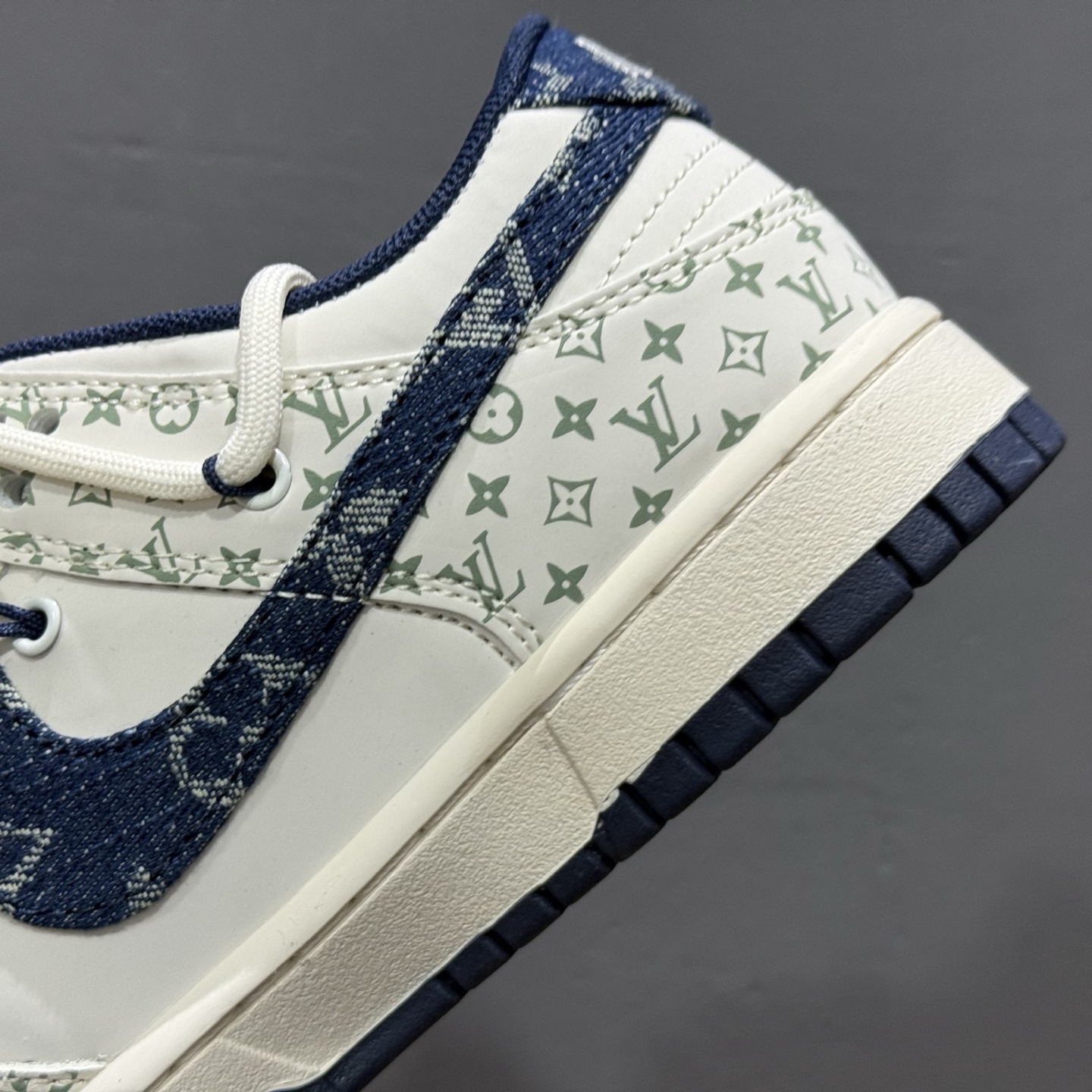 Nike SB Dunk Low LV联名 绑带牛仔蓝勾 周年高端定制 低帮休闲板鞋 YX5066-329