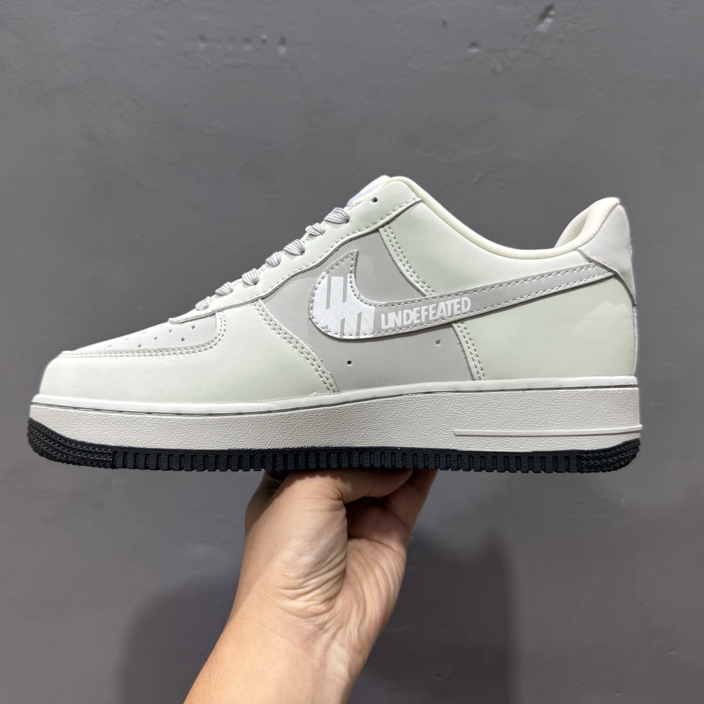Nike Air Force 1'07 Low UN联名 印象LOGO 空军一号低帮休闲板鞋 DF0188-060