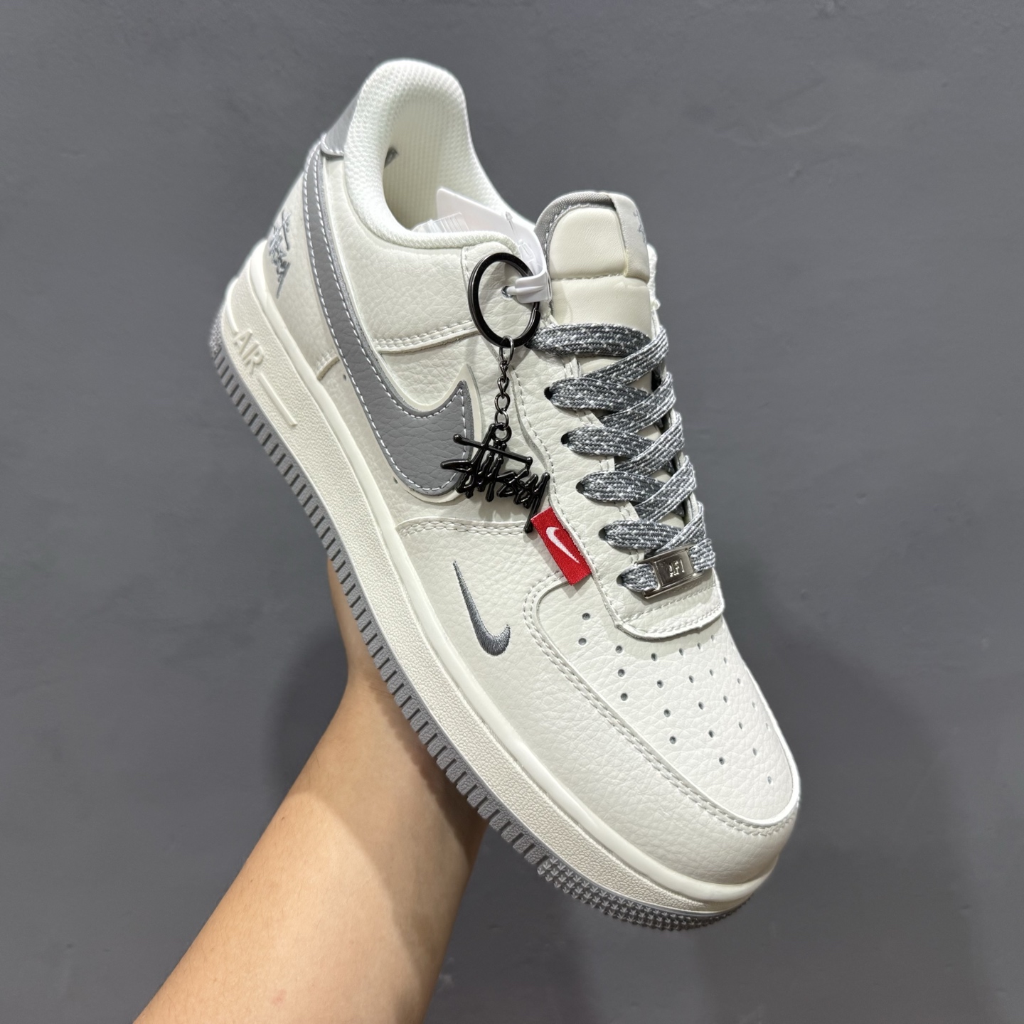 Nike Air Force 1 空军一号板鞋 CS5288-008