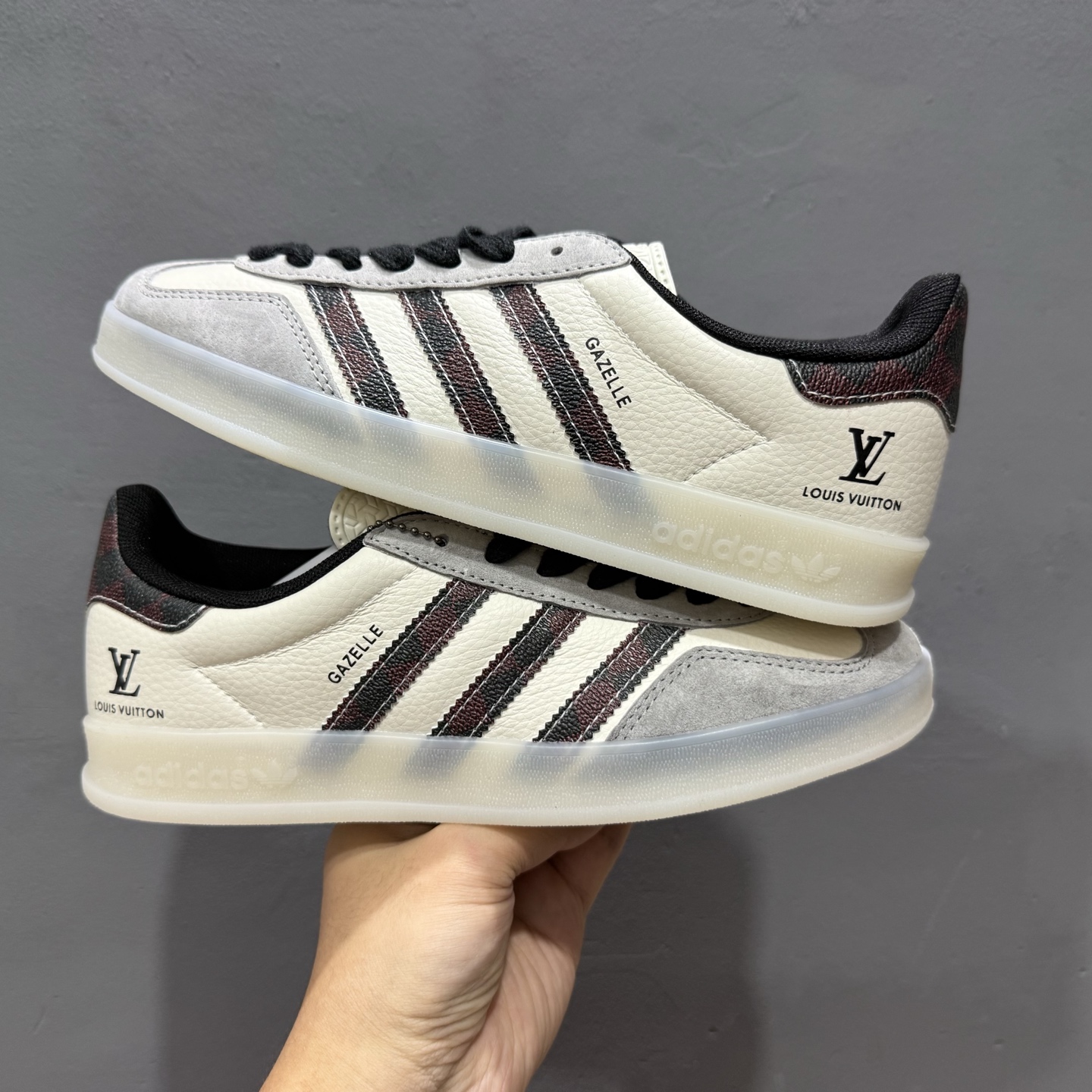 adidas originals GAZELLE INDOOR Indoor LV T头鞋 LV联名 防滑耐磨轻便 低帮 板鞋 男女同款 白棕 DM1234-009