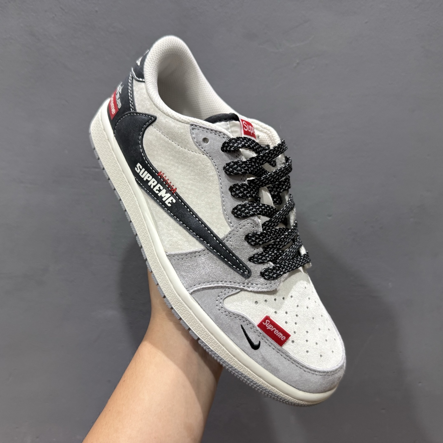 Travis Scott x Fragment Design x Air Jordan 1 Low OG SP AJ1 乔1 石头岛Sup联名 漆皮灰猪八 低帮文化休闲板鞋 DM7866-050
