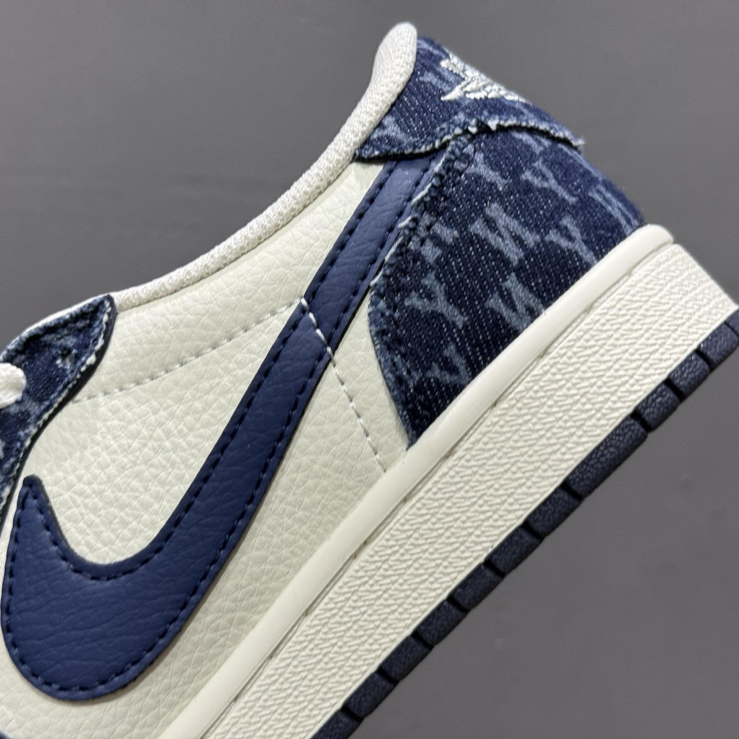 Travis Scott x Fragment Design x Air Jordan 1 Low OG SP AJ1 乔1 DM7866-051
