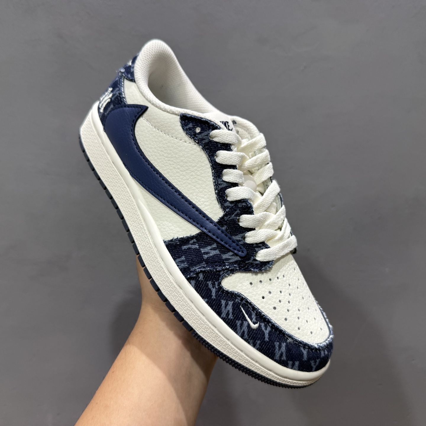 Travis Scott x Fragment Design x Air Jordan 1 Low OG SP AJ1 乔1 DM7866-051