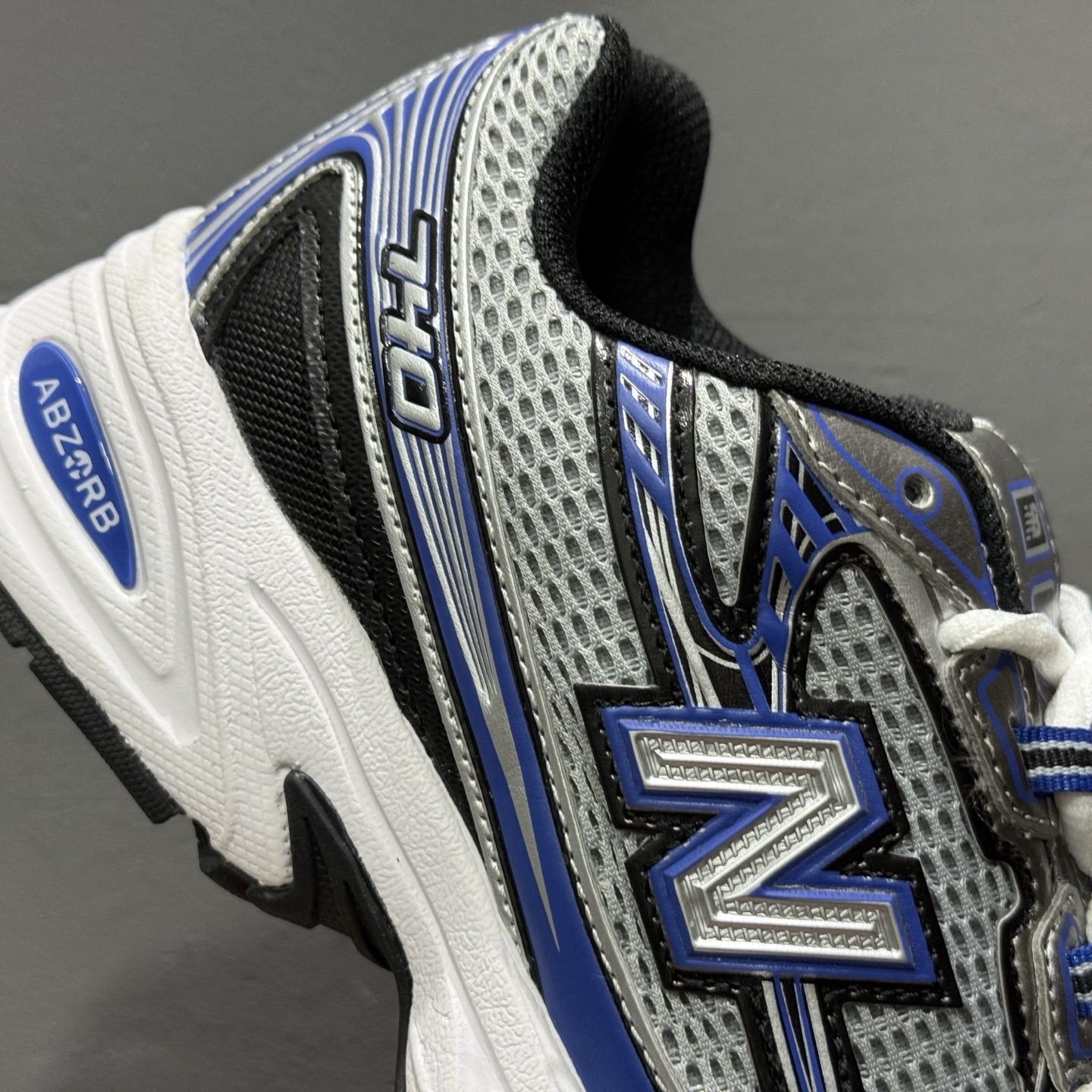 200 K版 New Balance 740 复古跑鞋 U740SB2
