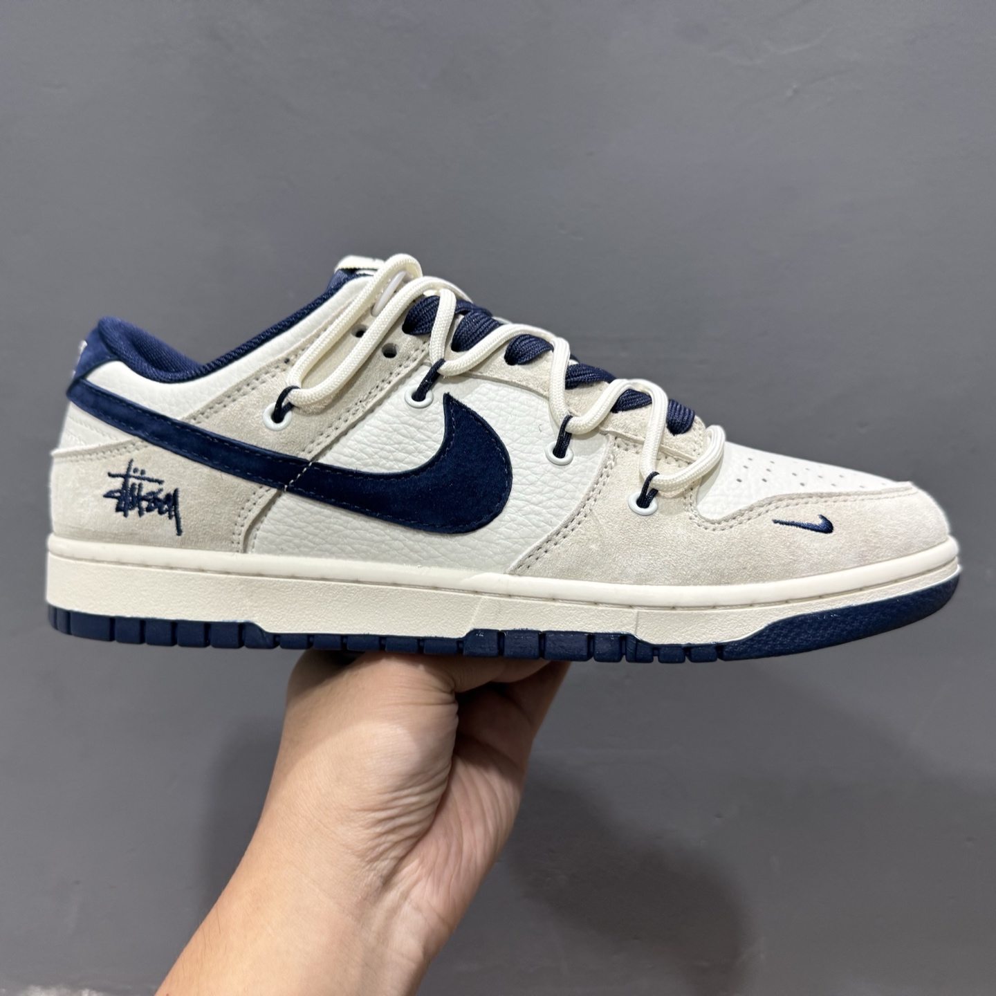 300 Nike SB Dunk Low 斯图西联名 绑带蓝勾 周年高端定制 低帮休闲板鞋 DM6868-088
