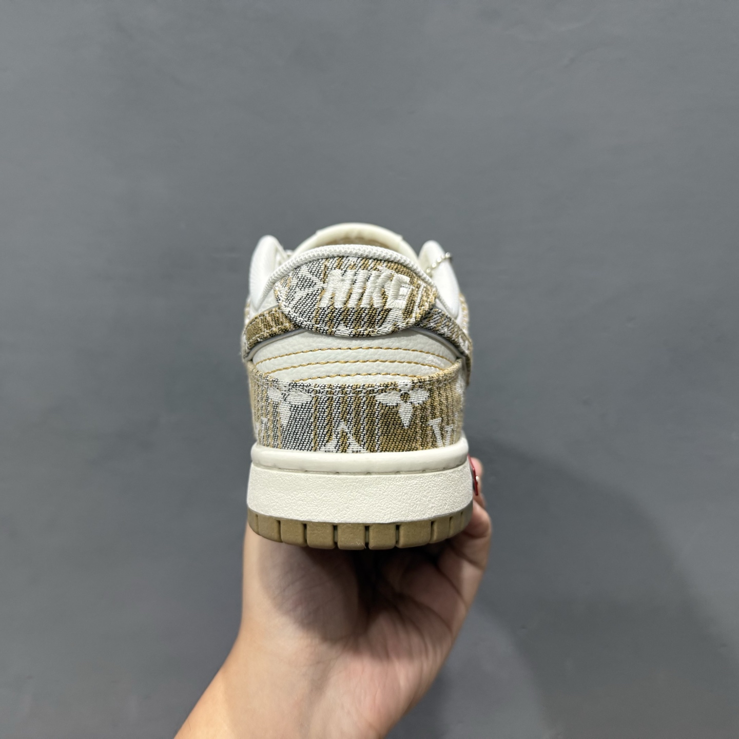 SC版 Nike SB Dunk Low LV联名 卡其灰 低帮休闲板鞋 SC9772-810