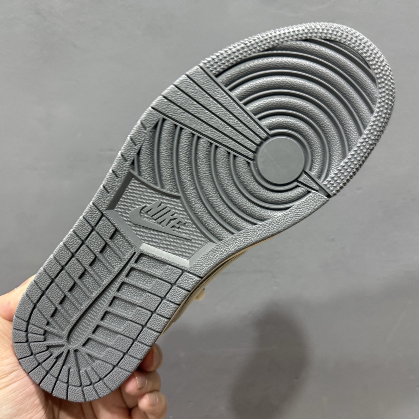 Travis Scott x Nike Air Jordan 1 Low x Supreme 三方联名 Air Jordan 1 Low 反转米灰红绑带倒钩 SJ0086-137