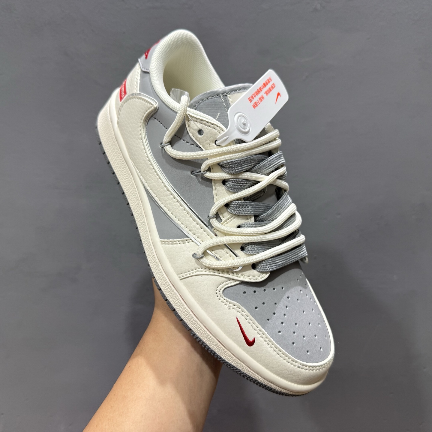 Travis Scott x Nike Air Jordan 1 Low x Supreme 三方联名 Air Jordan 1 Low 反转米灰红绑带倒钩 SJ0086-137