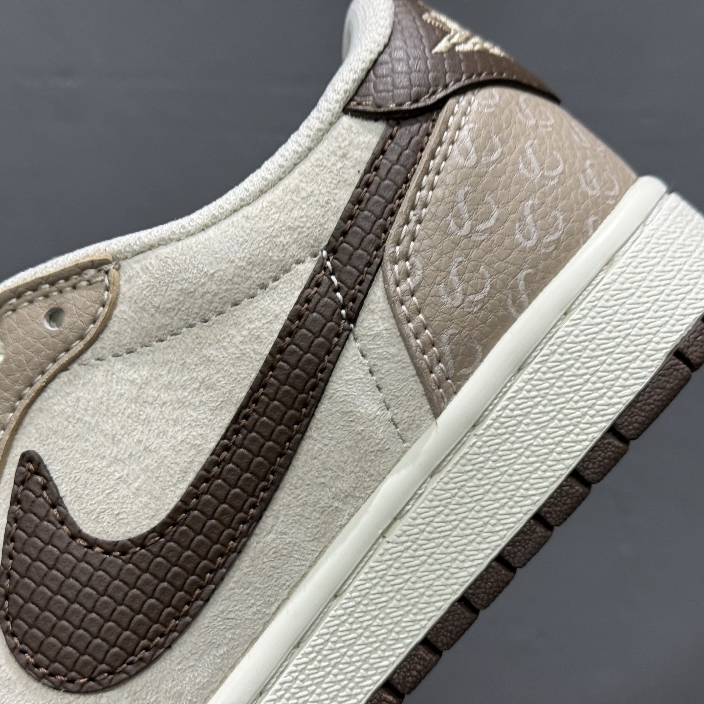 Travi Scott x Fragment Design x Air Jordan 1 Low OG SP AJ1 乔1 迪奥联名蛇年限定 棕蛇纹 DM7866-074