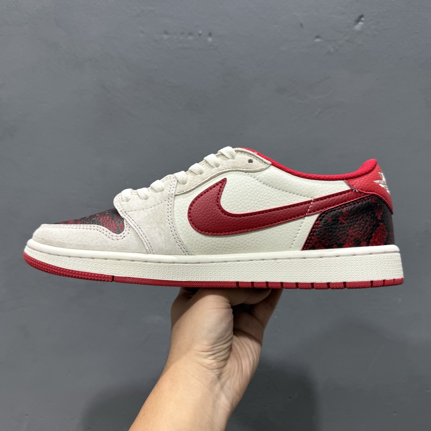 Travis Scott x Fragment Design x Air Jordan 1 Low OG SP AJ1 乔1 Supreme联名 中国红 低帮文化休闲板鞋 DM7866-076
