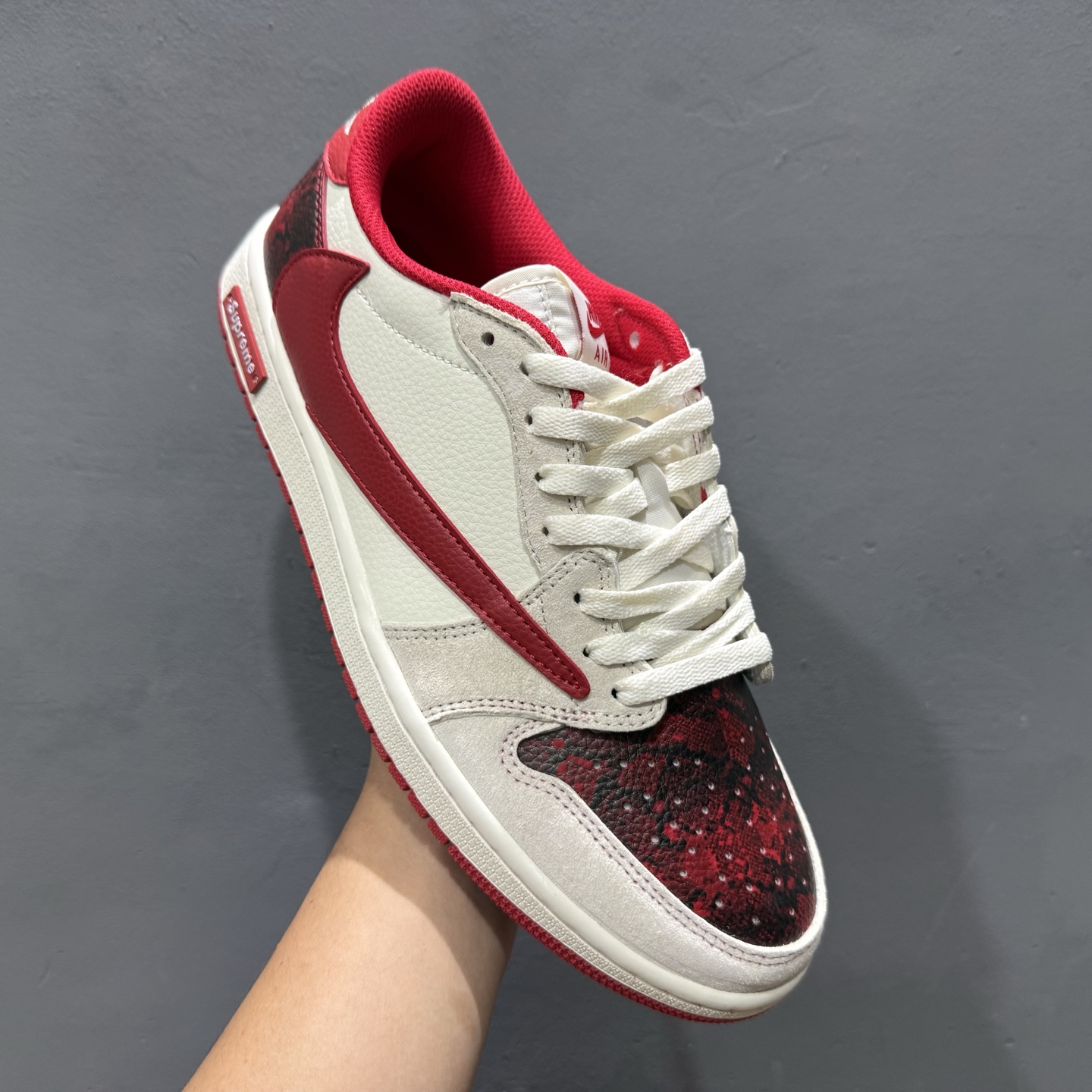 Travis Scott x Fragment Design x Air Jordan 1 Low OG SP AJ1 乔1 Supreme联名 中国红 低帮文化休闲板鞋 DM7866-076