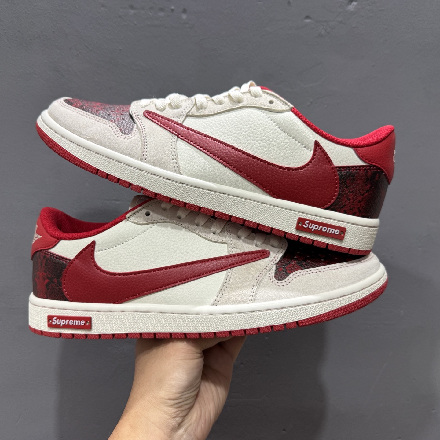 Travis Scott x Fragment Design x Air Jordan 1 Low OG SP AJ1 乔1 Supreme联名 中国红 低帮文化休闲板鞋 DM7866-076
