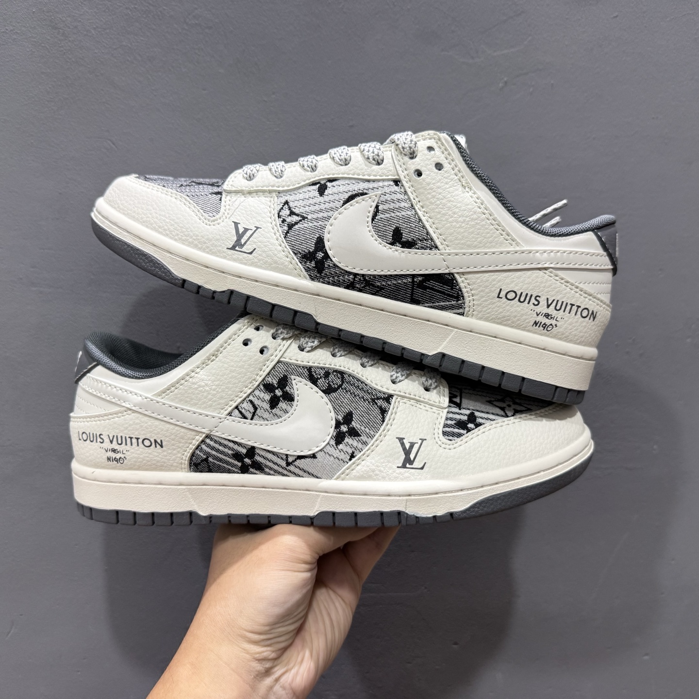 Louis Vuitton x Nike SB Dunk Low 米白印花白勾 FC1688-230