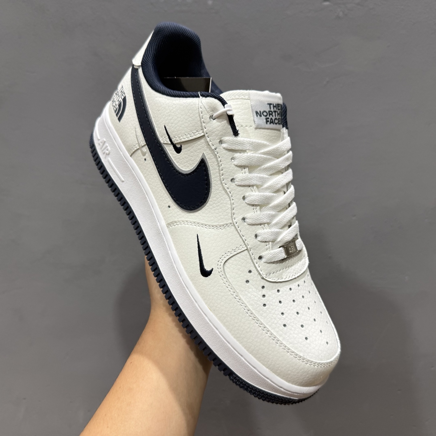 Nike Air Force 1 ‘07 Low 北面联名— 白蓝三钩 高端定制 低帮休闲板鞋 AM1588-008