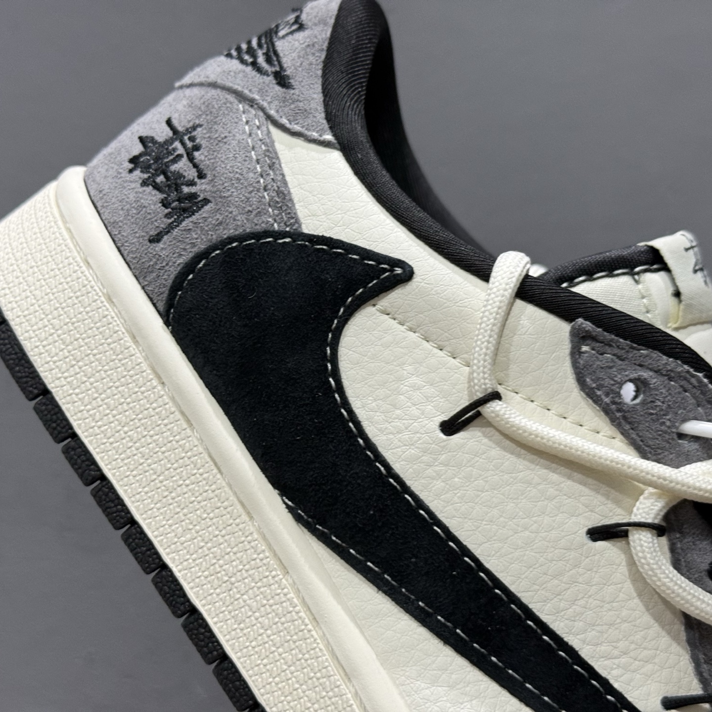Travis Scott x Nike Air Jordan 1 Low x Stussy Air Jordan 1 Low 反转米黑小钩绑带倒钩 SJ0086-141