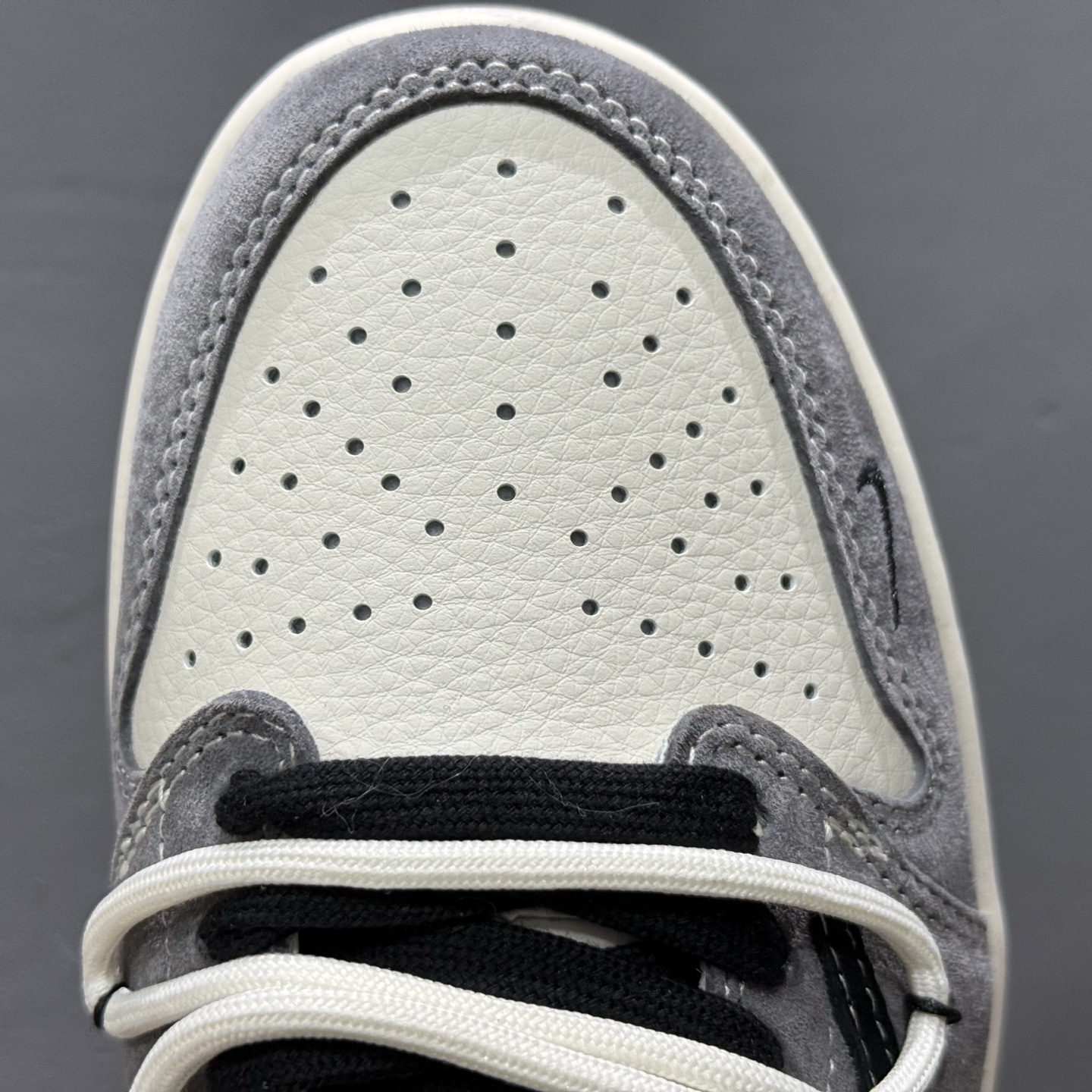Travis Scott x Nike Air Jordan 1 Low x Stussy Air Jordan 1 Low 反转米黑小钩绑带倒钩 SJ0086-141