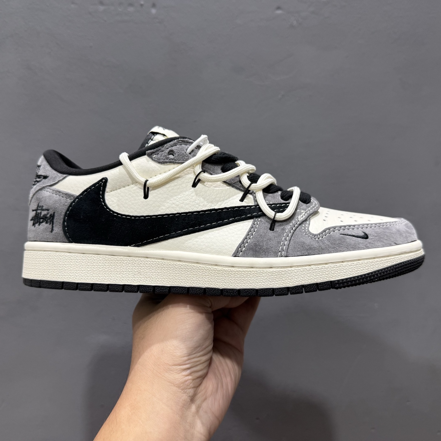 Travis Scott x Nike Air Jordan 1 Low x Stussy Air Jordan 1 Low 反转米黑小钩绑带倒钩 SJ0086-141