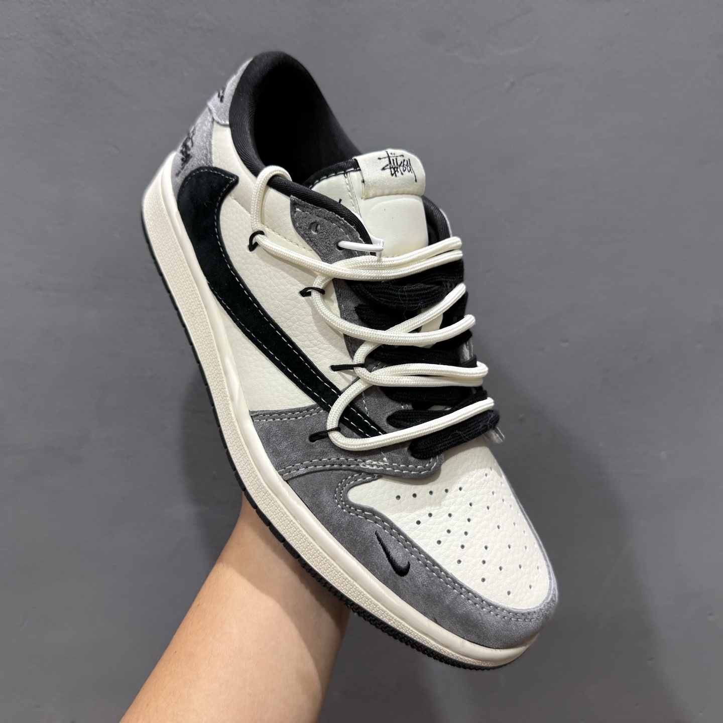 Travis Scott x Nike Air Jordan 1 Low x Stussy Air Jordan 1 Low 反转米黑小钩绑带倒钩 SJ0086-141