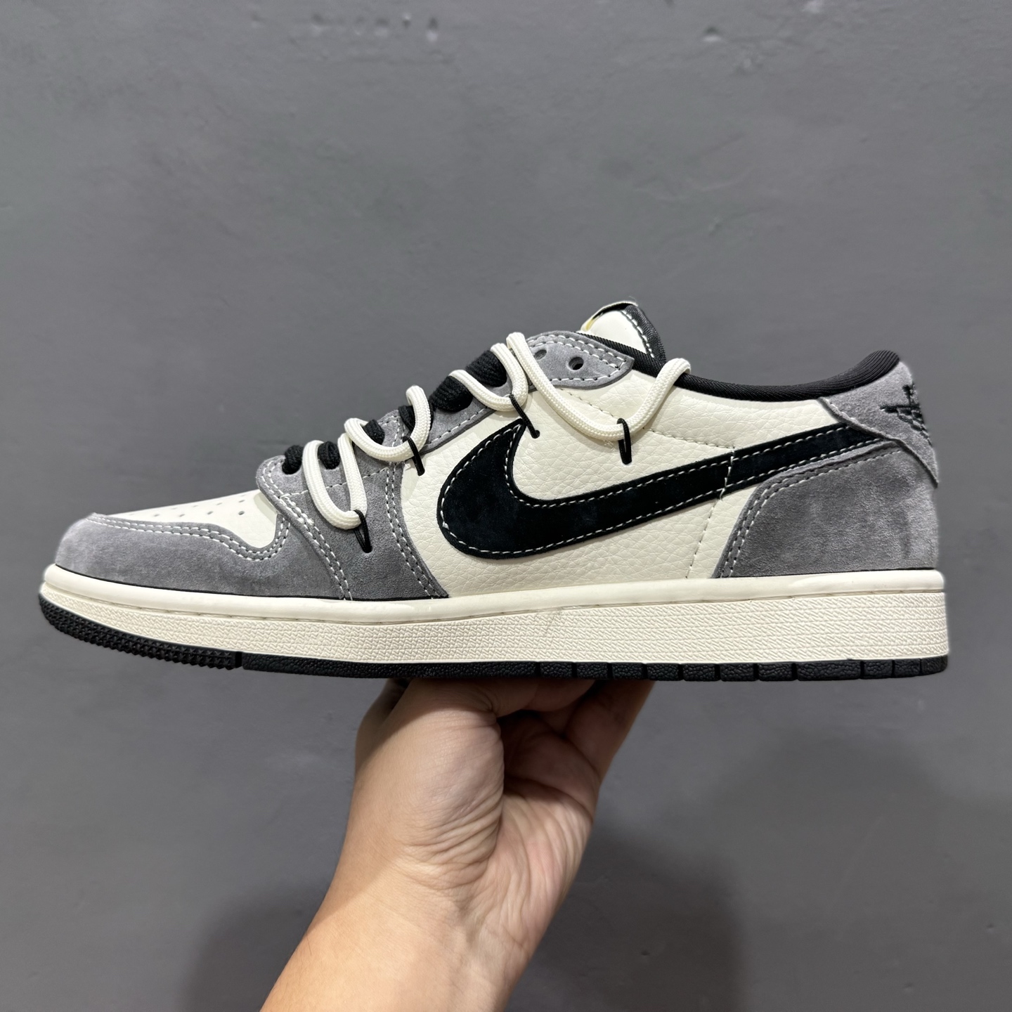 Travis Scott x Nike Air Jordan 1 Low x Stussy Air Jordan 1 Low 反转米黑小钩绑带倒钩 SJ0086-141