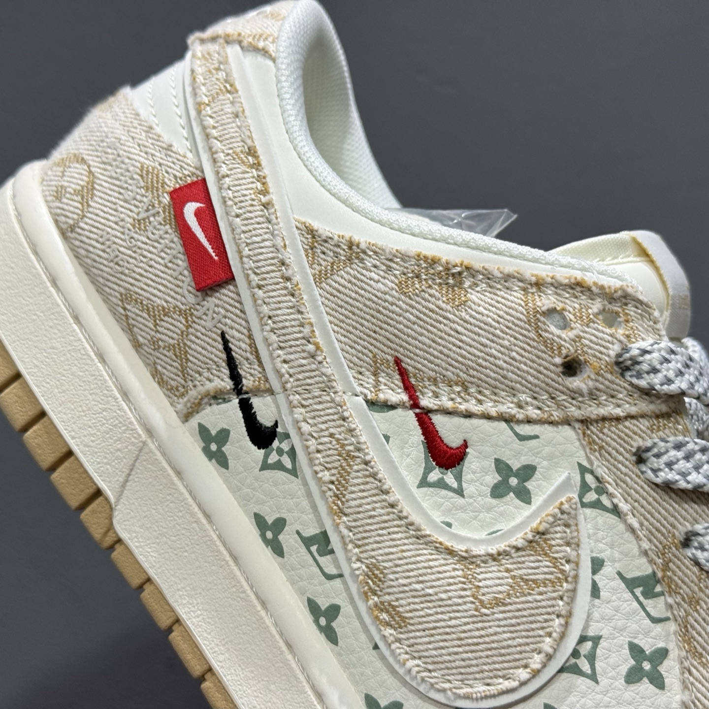 独家实拍Nike SB Dunk Low LV联名 织布印花卡其勾 周年高端定制 低帮休闲板鞋 YX5066-352
