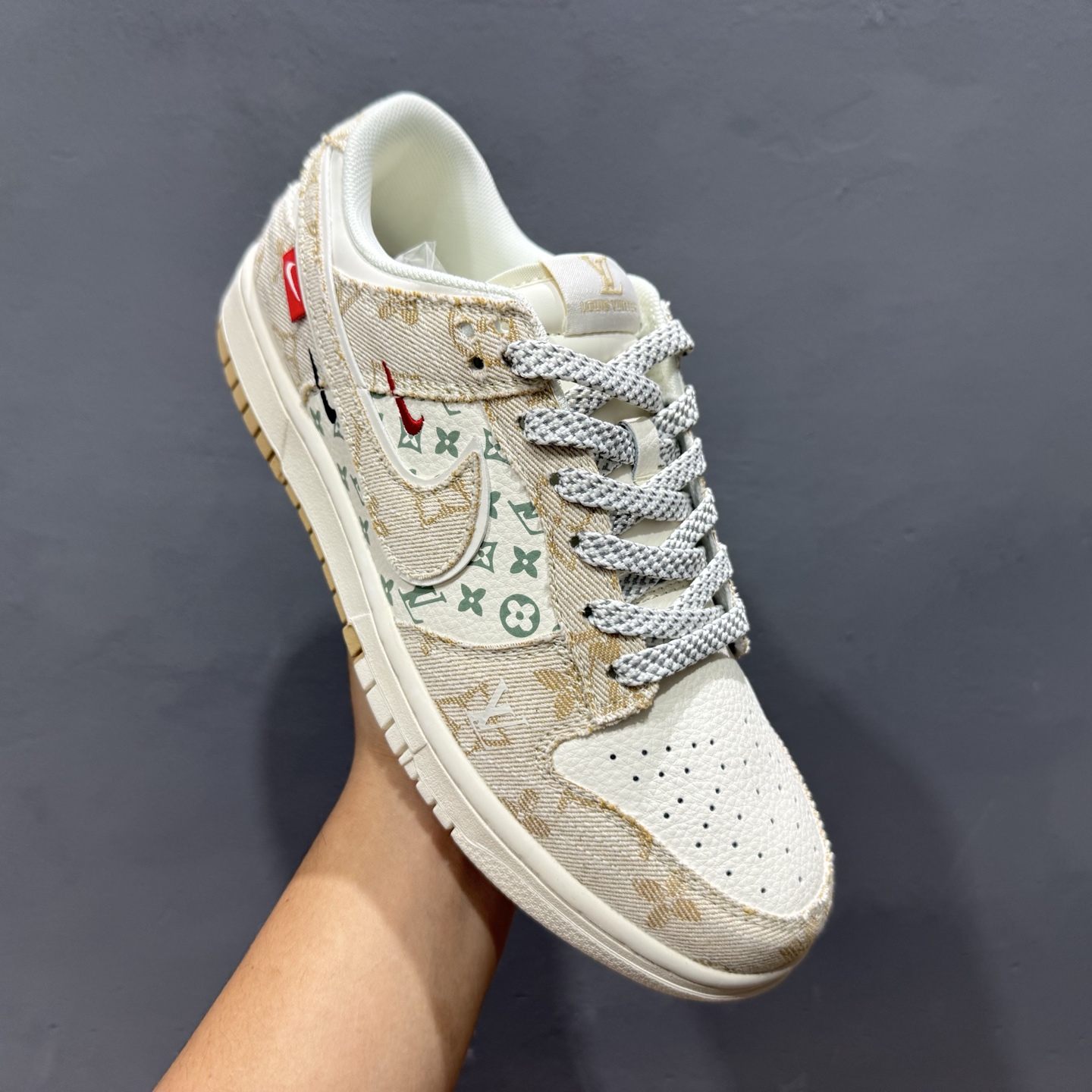 独家实拍Nike SB Dunk Low LV联名 织布印花卡其勾 周年高端定制 低帮休闲板鞋 YX5066-352