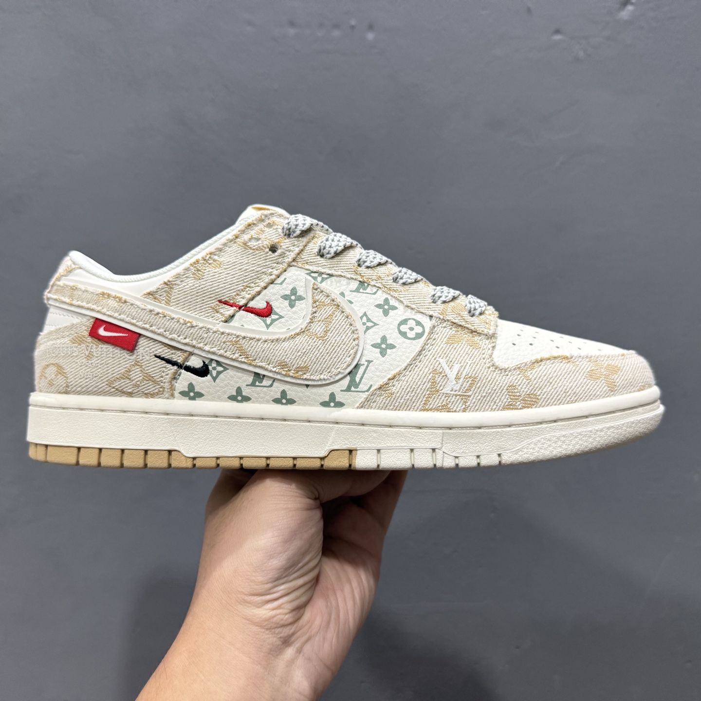 独家实拍Nike SB Dunk Low LV联名 织布印花卡其勾 周年高端定制 低帮休闲板鞋 YX5066-352