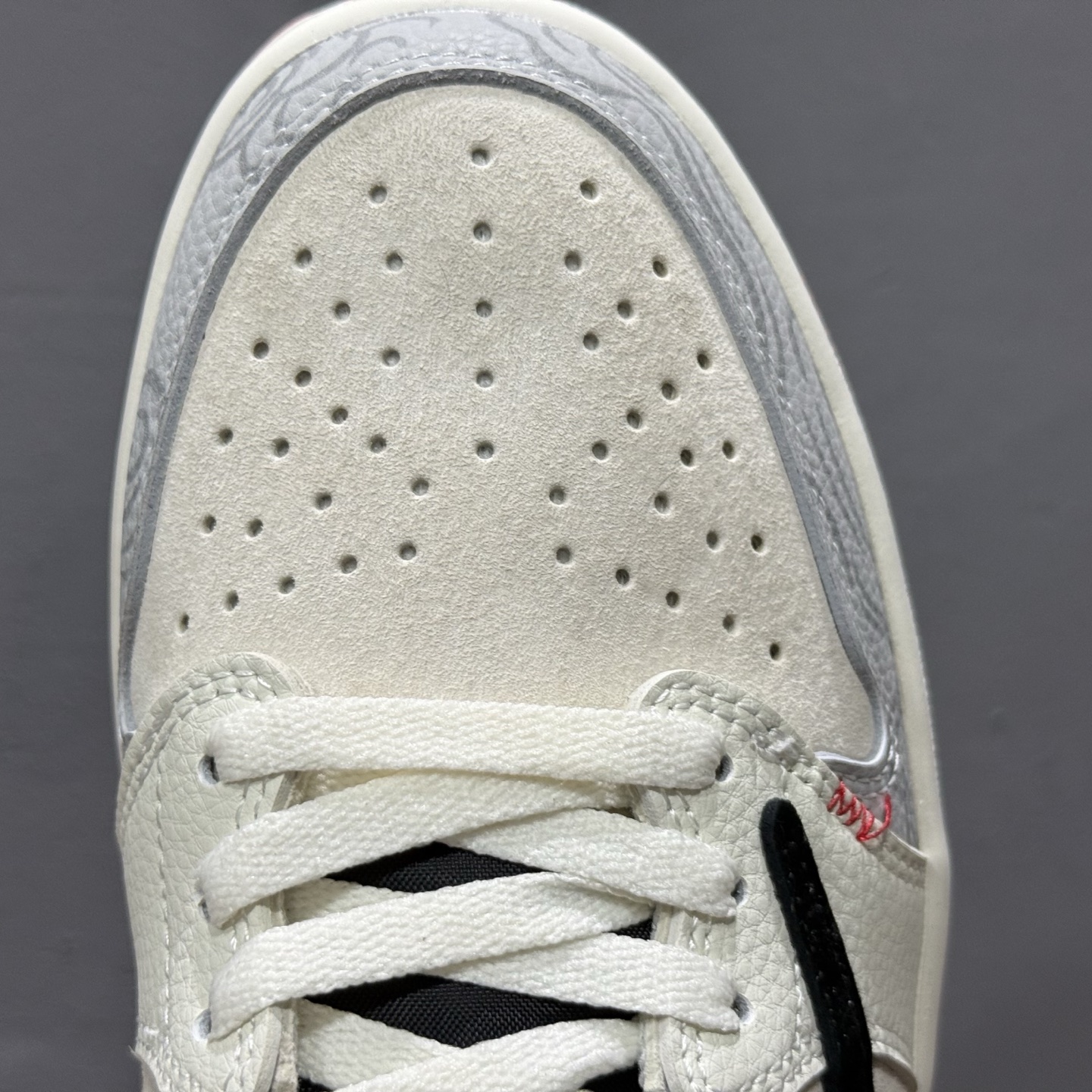Travis Scott x Fragment Design x Jordan Air Jordan 1 Low OG SP “Supreme联名——祥云新年红” DM7866-078