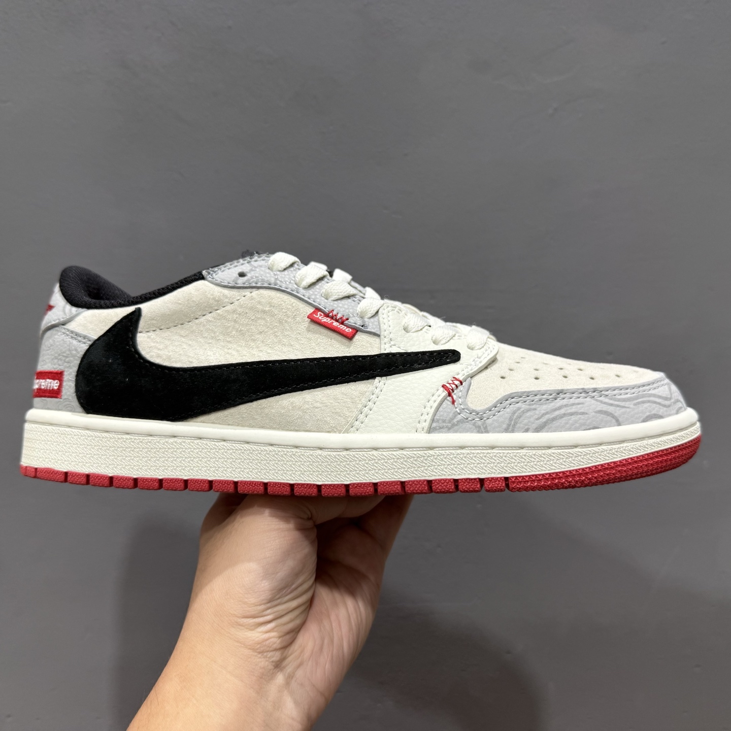 Travis Scott x Fragment Design x Jordan Air Jordan 1 Low OG SP “Supreme联名——祥云新年红” DM7866-078
