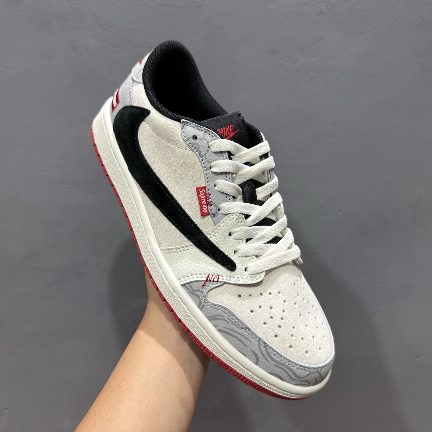 Travis Scott x Fragment Design x Jordan Air Jordan 1 Low OG SP “Supreme联名——祥云新年红” DM7866-078