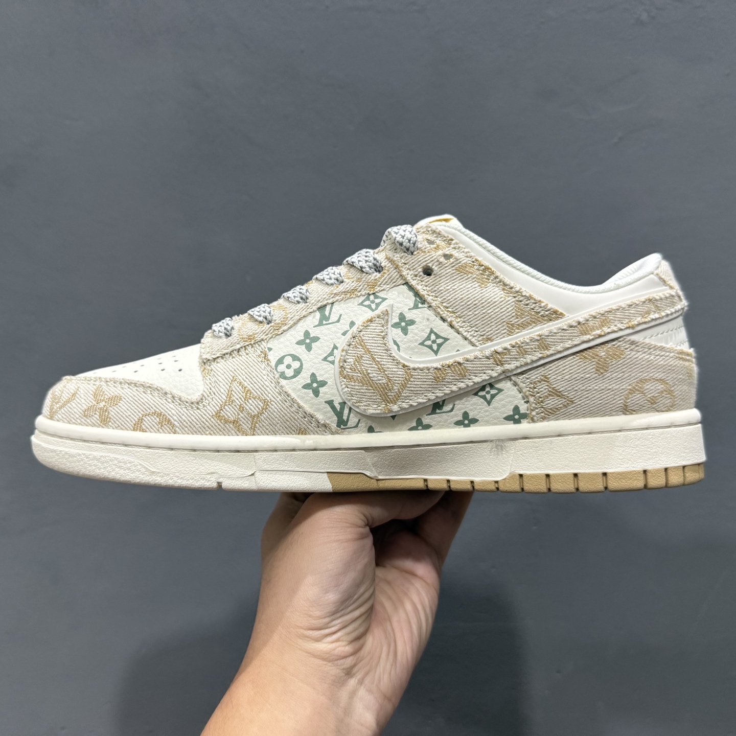 独家实拍Nike SB Dunk Low LV联名 织布印花卡其勾 周年高端定制 低帮休闲板鞋 YX5066-352