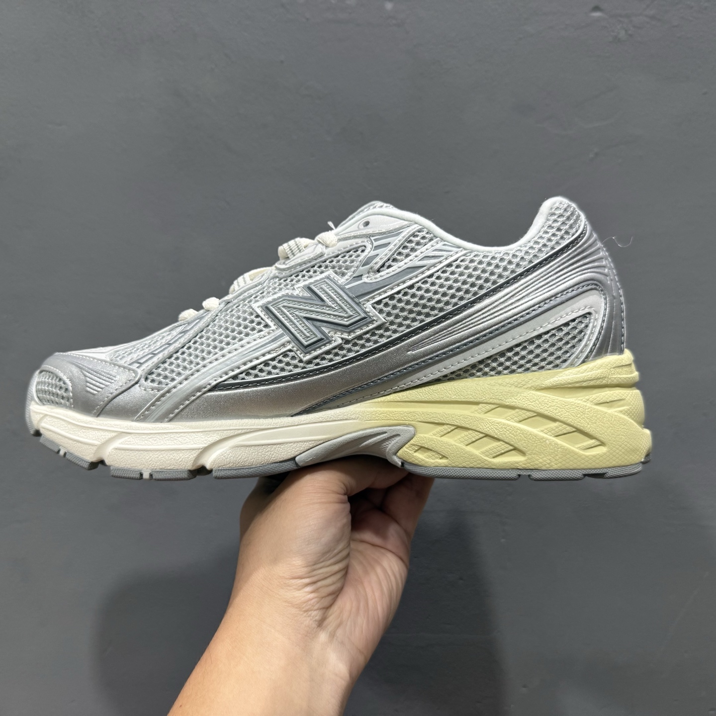 K版 New Balance 740 复古跑鞋 小红书爆款 U740AR2