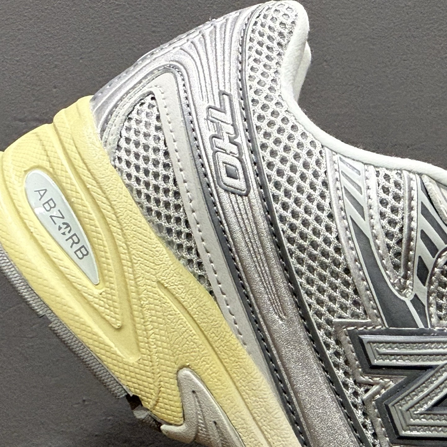 K版 New Balance 740 复古跑鞋 小红书爆款 U740AR2
