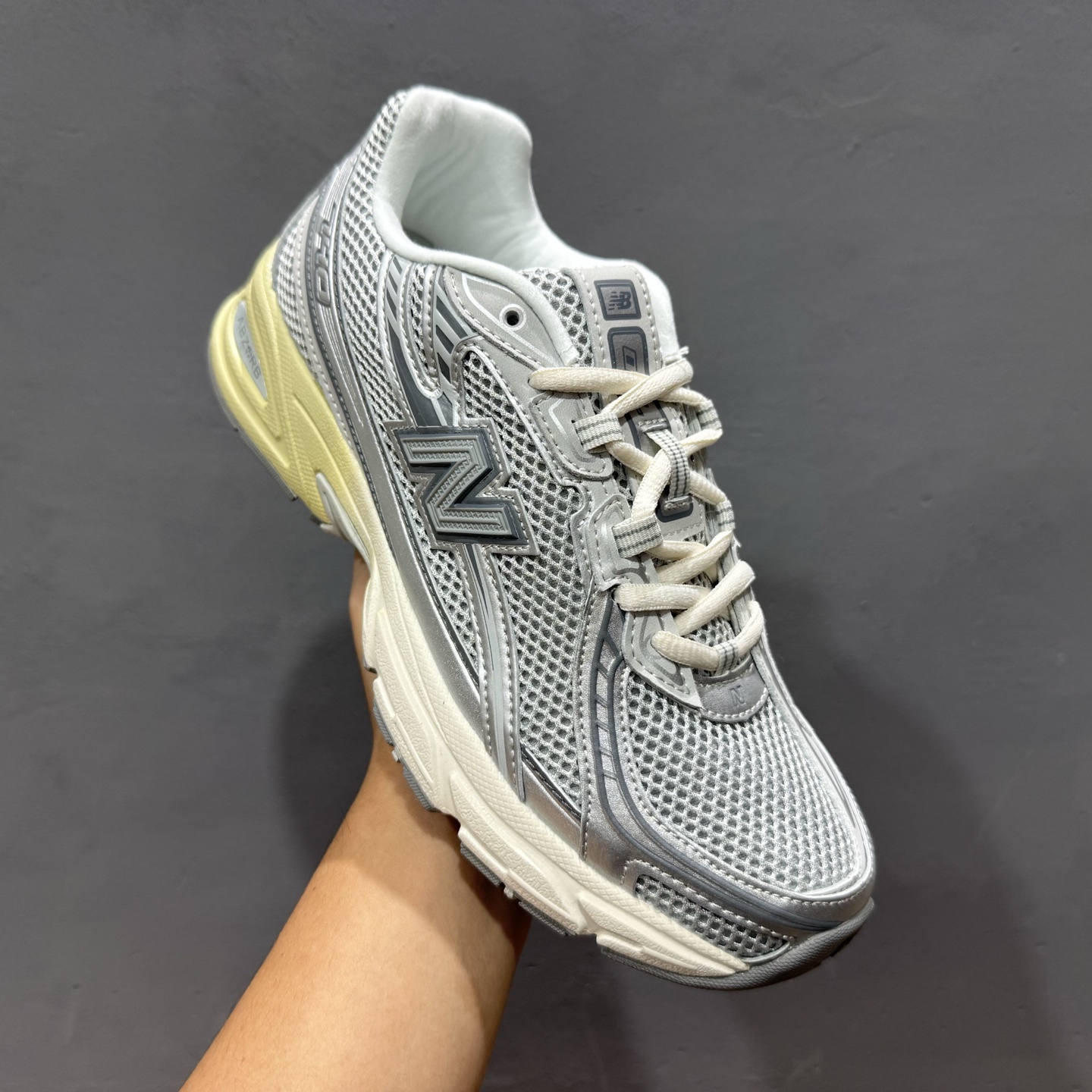 K版 New Balance 740 复古跑鞋 小红书爆款 U740AR2