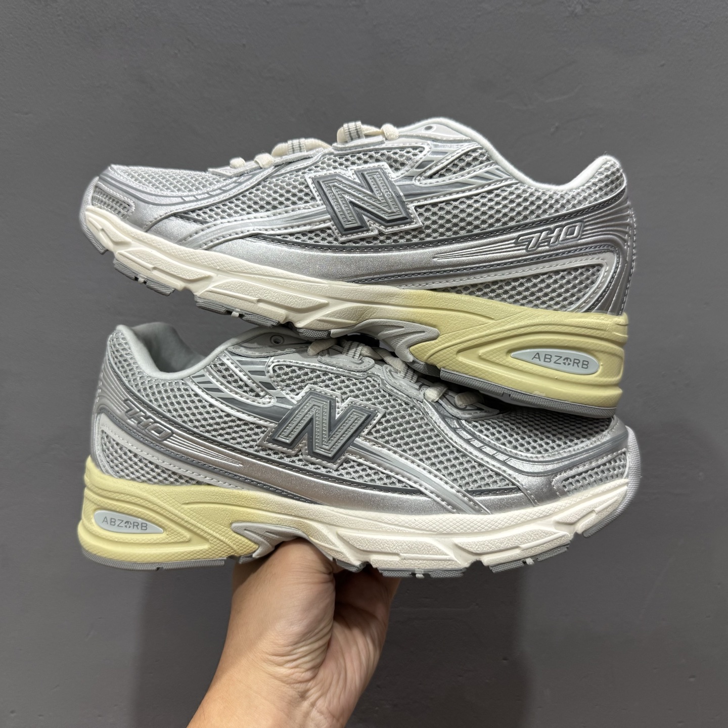 K版 New Balance 740 复古跑鞋 小红书爆款 U740AR2