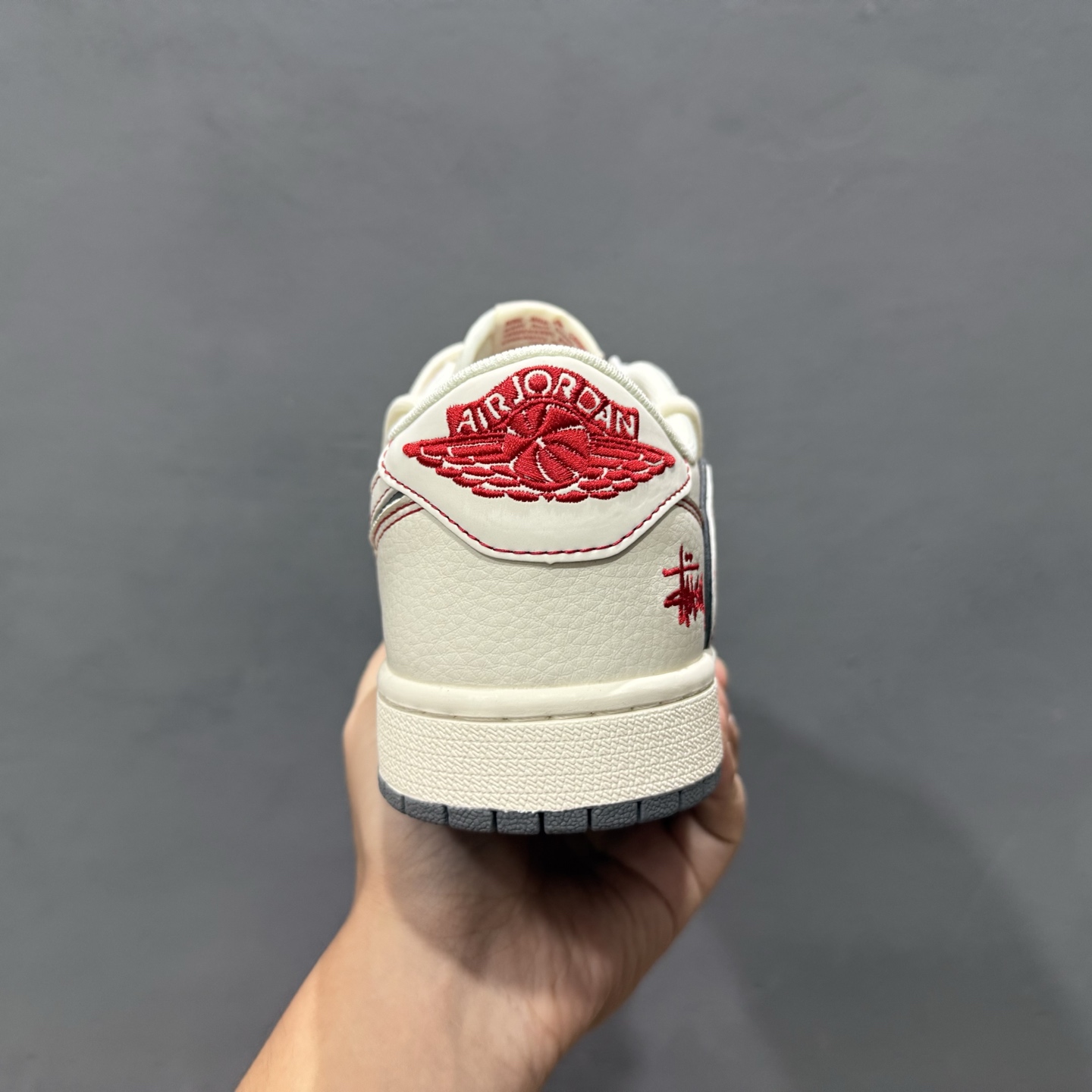 Travis Scott x Nike Air Jordan 1 Low x Stussy 米红缝线 Air Jordan 1 Low 反转米红缝线满天星绑带倒钩 SJ0086-136