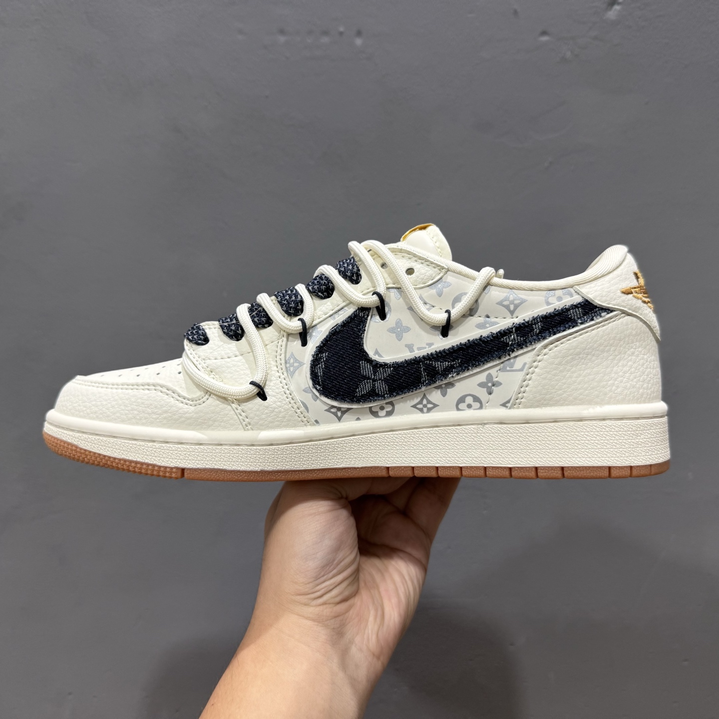 Travis Scott x Fragment Design x Air Jordan 1 Low OG SP AJ1 LV联名 生胶底抽绳 低帮文化休闲板鞋 DM6868-110