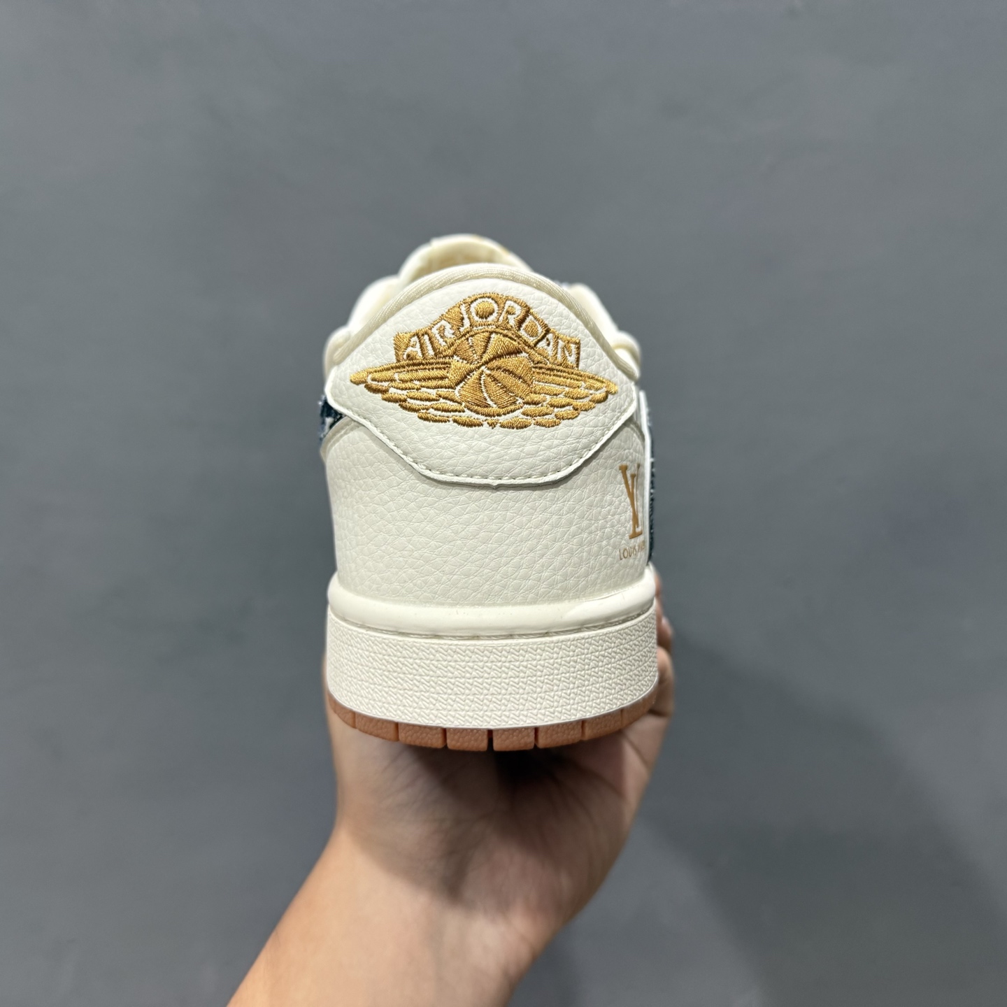 Travis Scott x Fragment Design x Air Jordan 1 Low OG SP AJ1 LV联名 生胶底抽绳 低帮文化休闲板鞋 DM6868-110