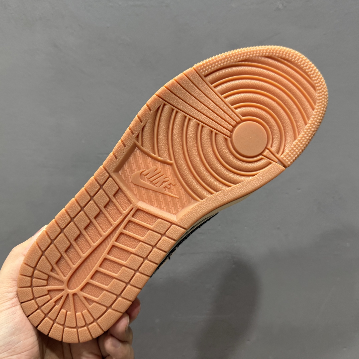 Travis Scott x Fragment Design x Air Jordan 1 Low OG SP AJ1 LV联名 生胶底抽绳 低帮文化休闲板鞋 DM6868-110